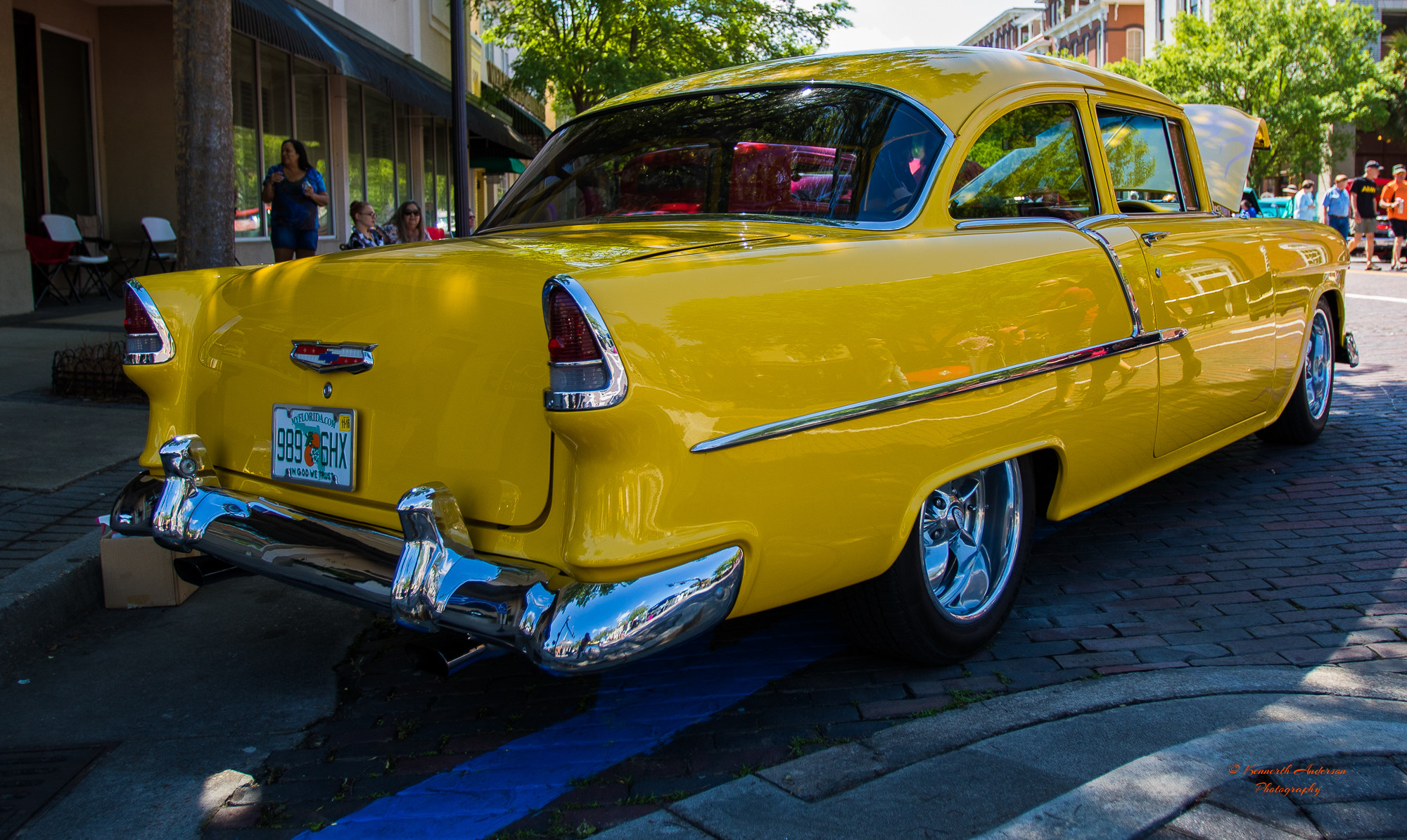 Canon EOS 7D Mark II + Canon EF 16-35mm F2.8L USM sample photo. Thomasville rose car show photography