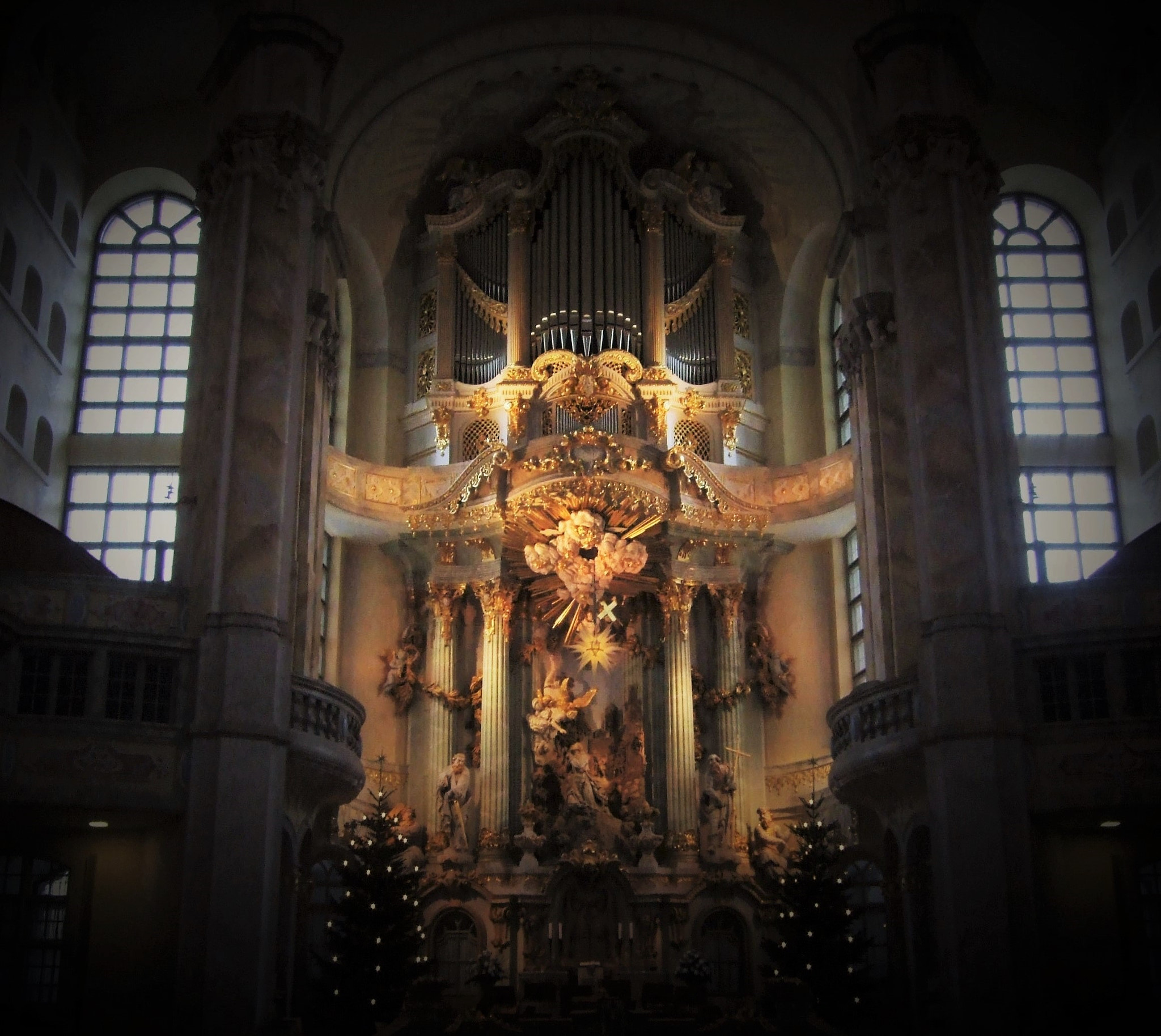Fujifilm FinePix F31fd sample photo. Cathedral of the holy trinity - dresden photography