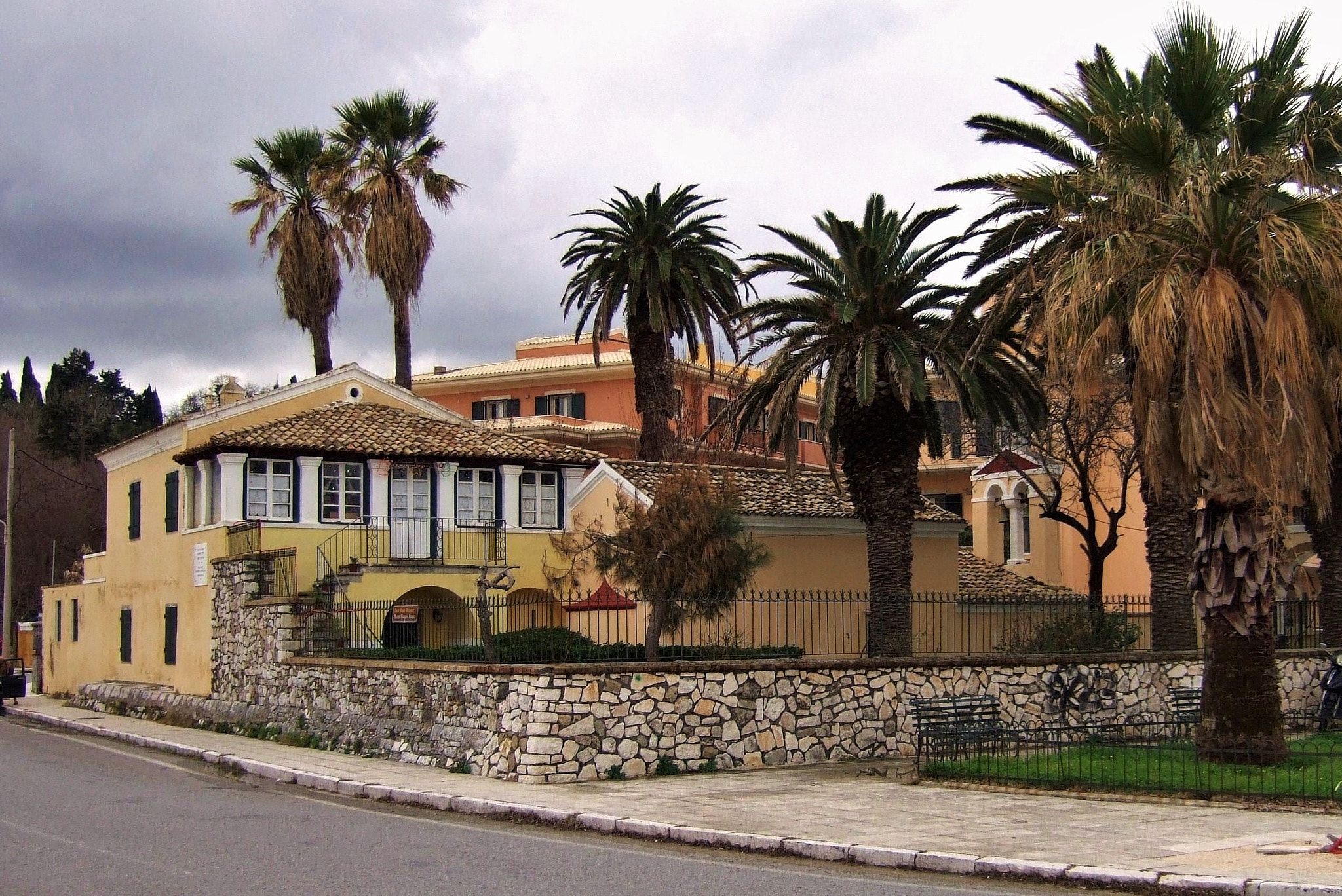 Fujifilm FinePix F31fd sample photo. Thomas flanginis'   house in corfu town photography