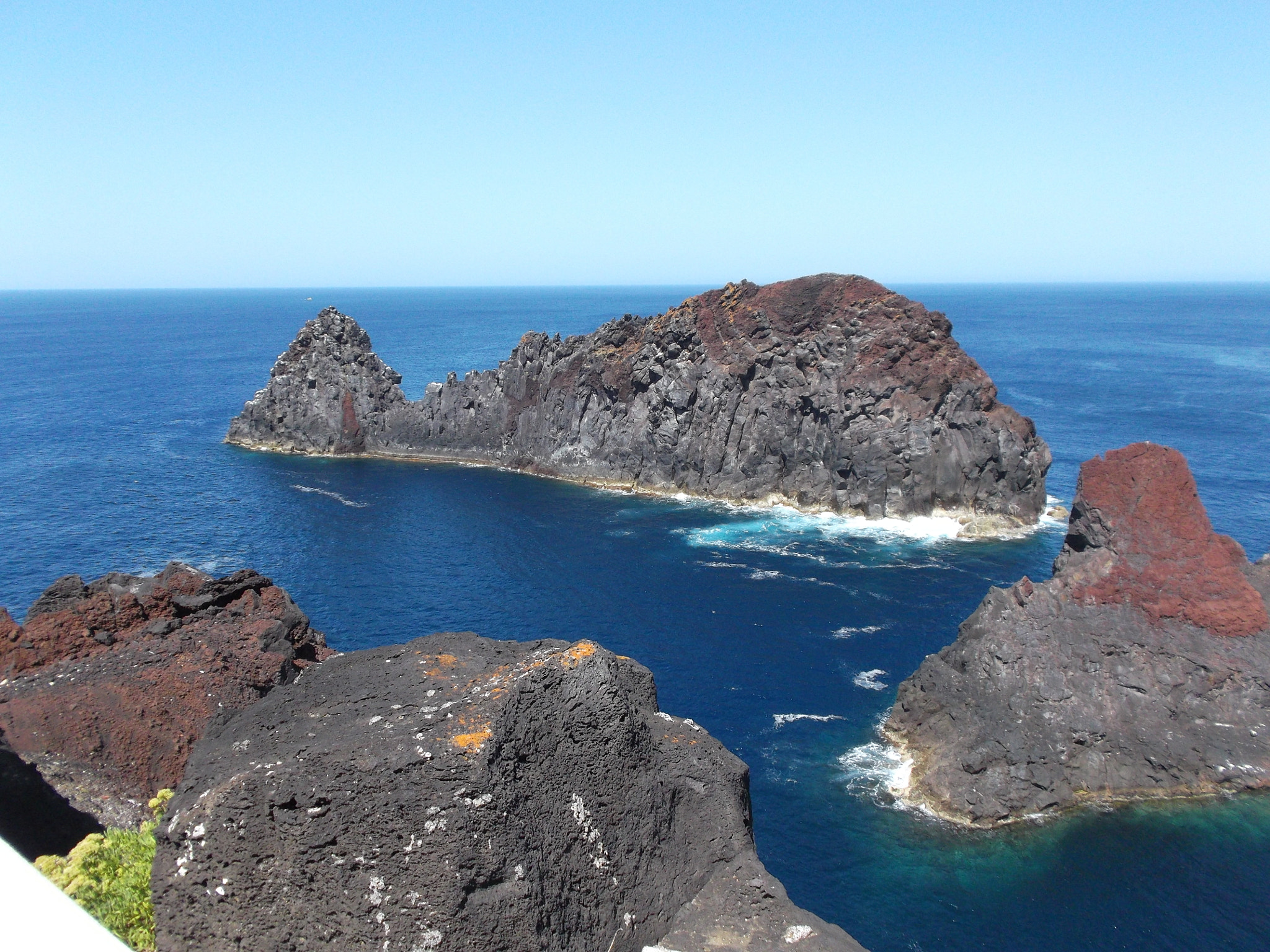 Fujifilm FinePix JX500 sample photo. Is it a whale or a mountain in the sea? photography