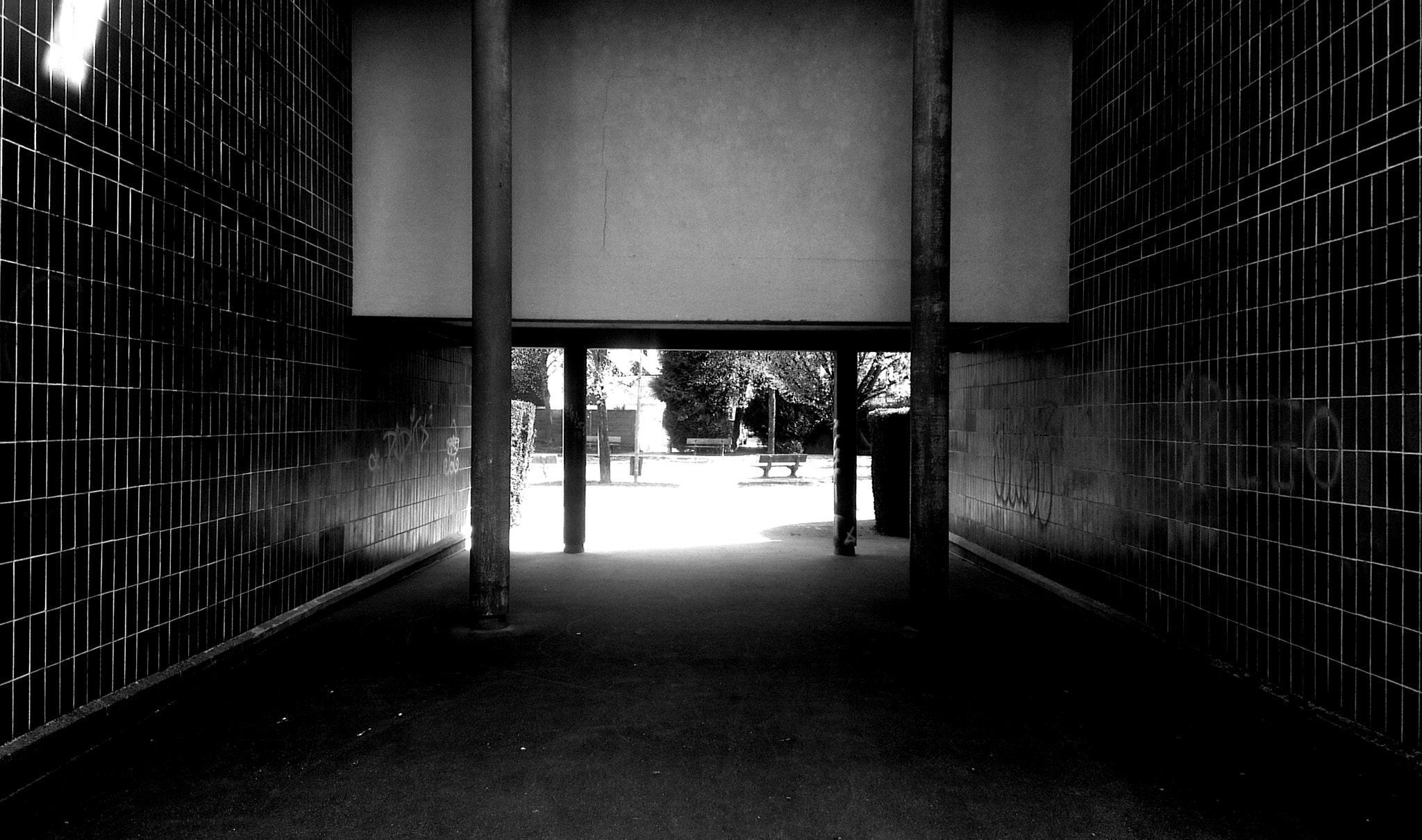 HTC ONE X sample photo. Cracks photography