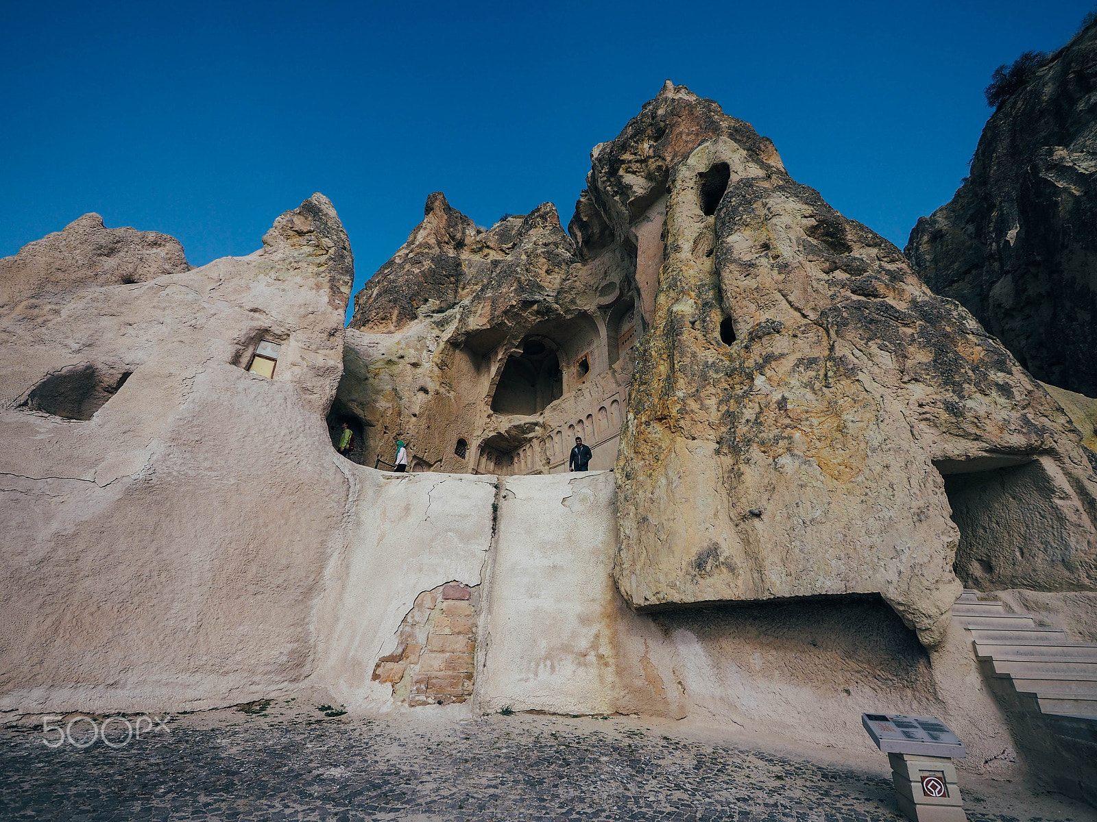 Olympus OM-D E-M1 + Panasonic Lumix G Vario 7-14mm F4 ASPH sample photo. Deity dwelling photography
