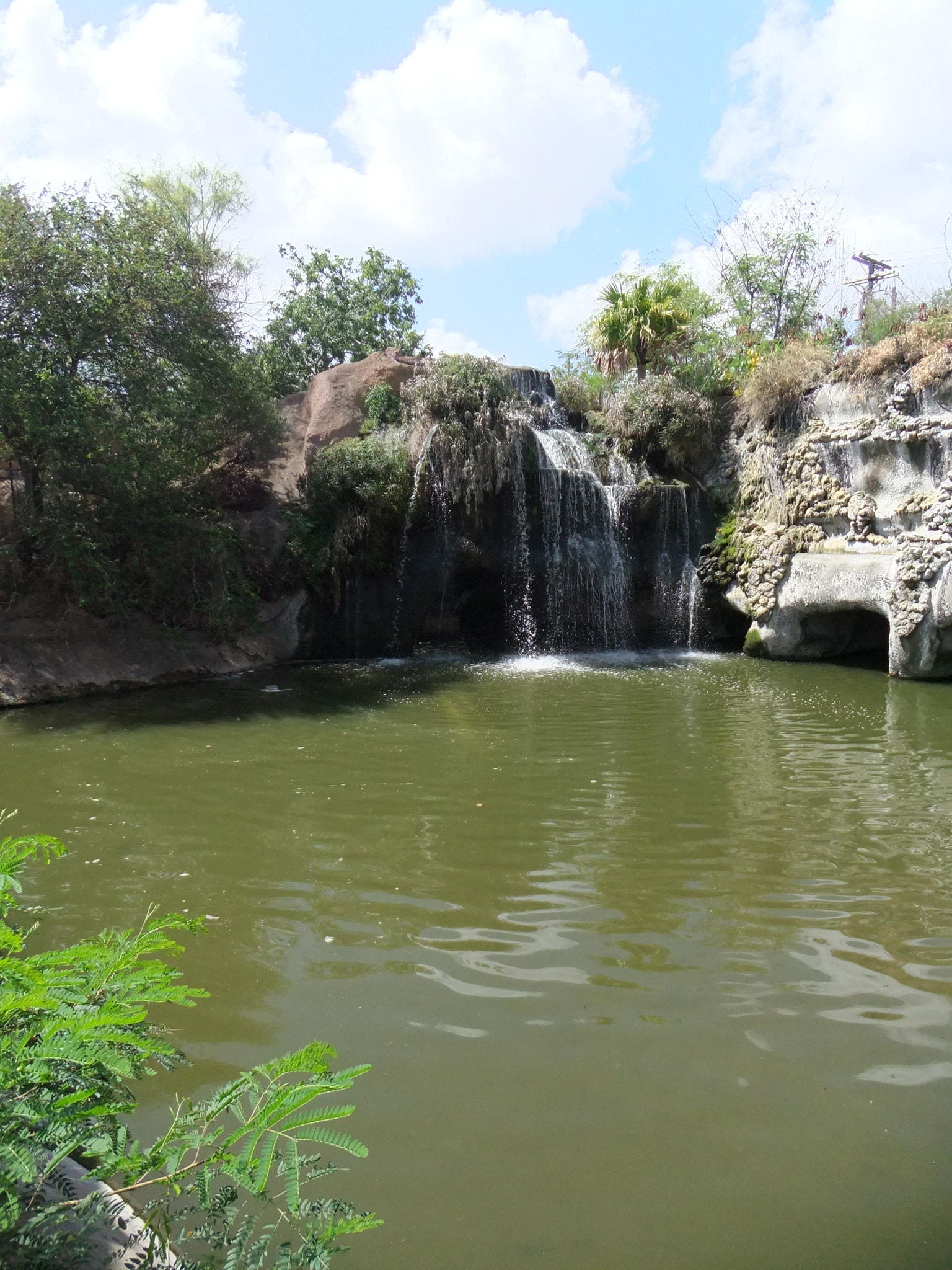 FujiFilm FinePix F300EXR (FinePix F305EXR) sample photo. Waterfall photography