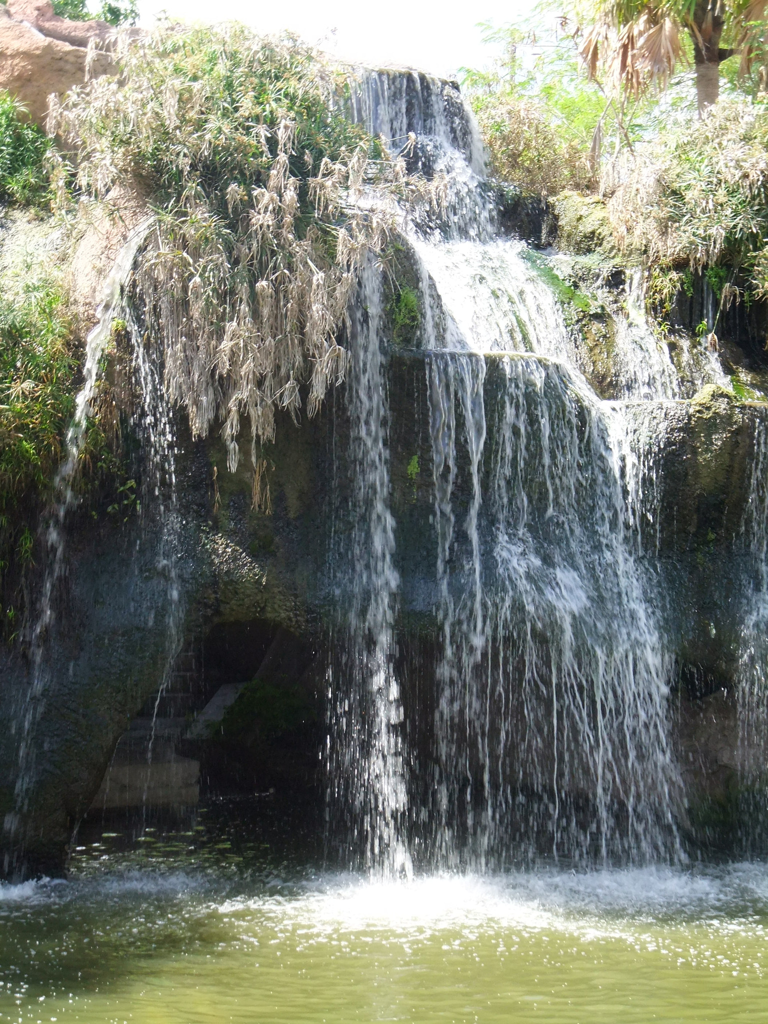 FujiFilm FinePix F300EXR (FinePix F305EXR) sample photo. Waterfall up close photography