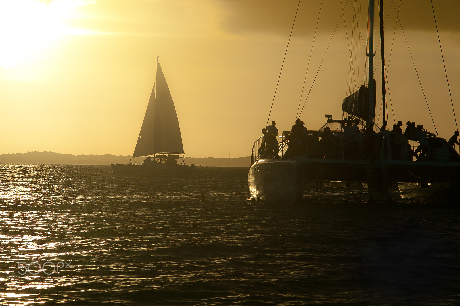 Nikon D70 sample photo. Returning to port photography