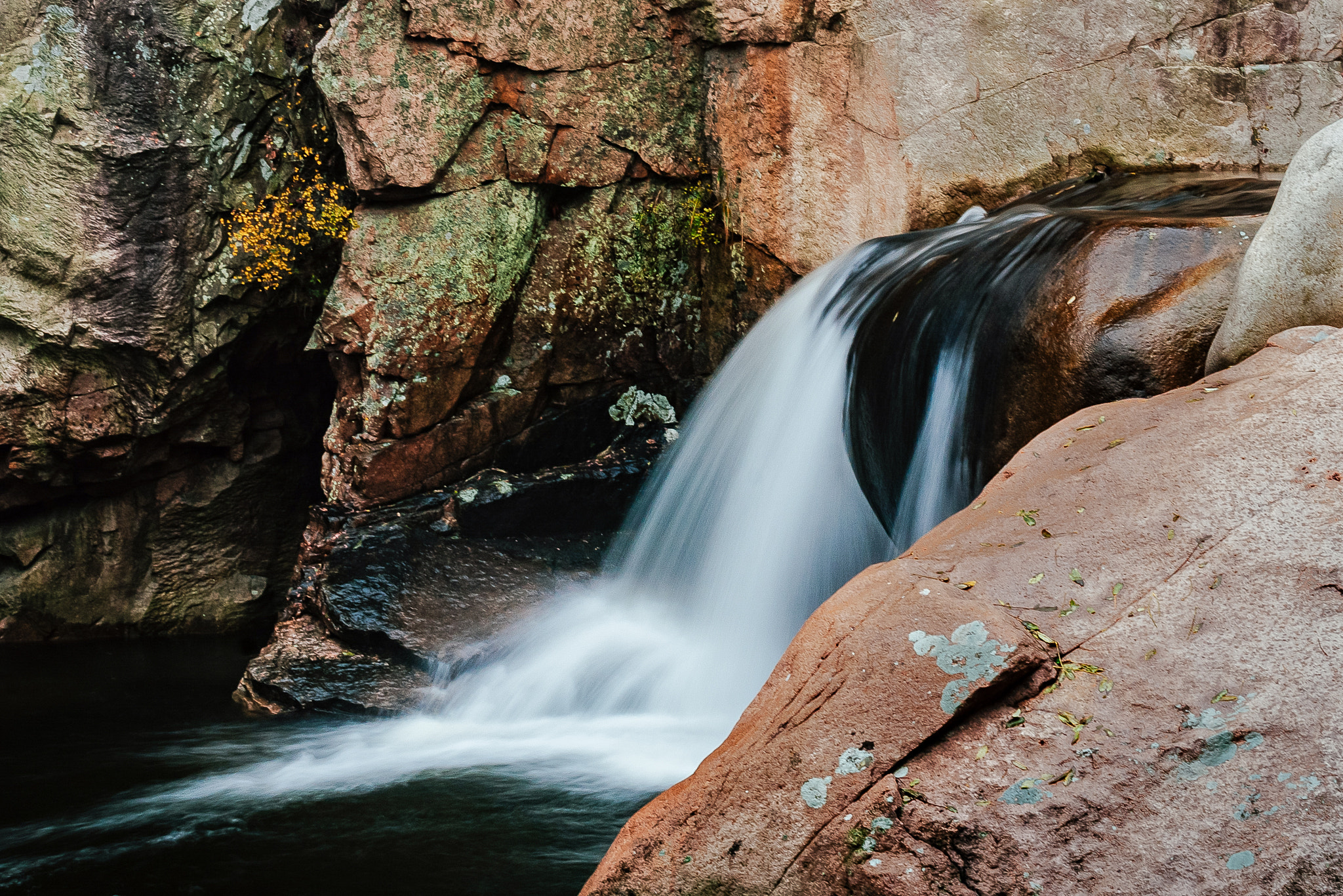 Canon EOS 40D sample photo. Autumn mountain stream photography