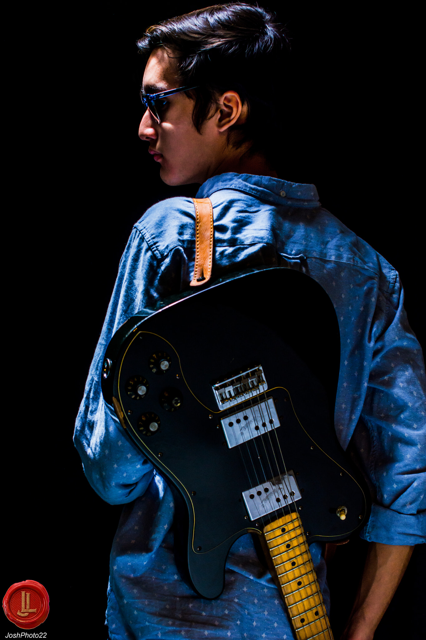 Nikon D5200 + Sigma 50mm F1.4 EX DG HSM sample photo. Emi the guitarist photography