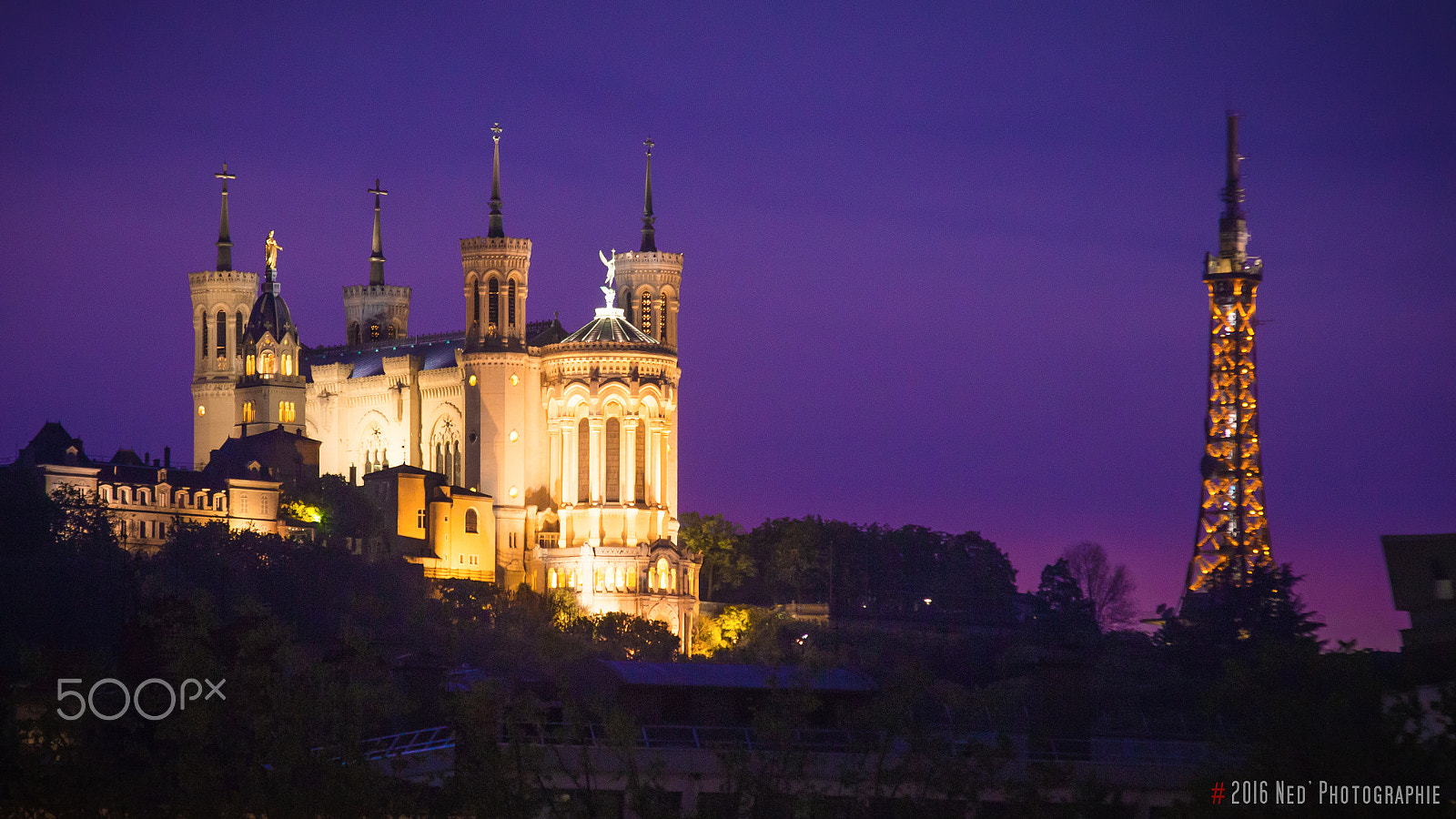 Canon EOS 700D (EOS Rebel T5i / EOS Kiss X7i) + Sigma 70-200mm F2.8 EX DG OS HSM sample photo. Fourvière by night ©2016 ned' photographie photography