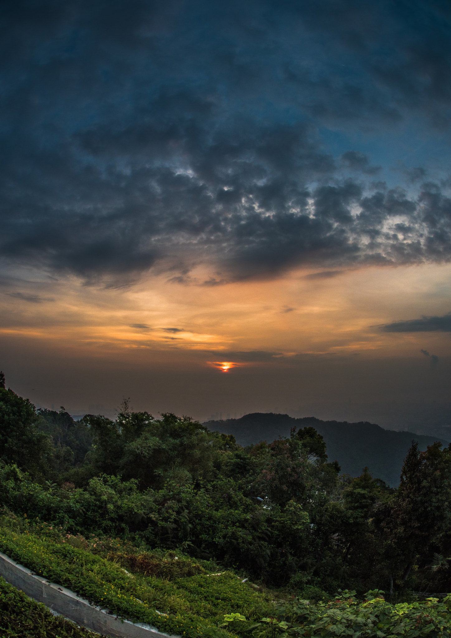 Nikon D750 + Sigma 15mm F2.8 EX DG Diagonal Fisheye sample photo. Sunrise photography