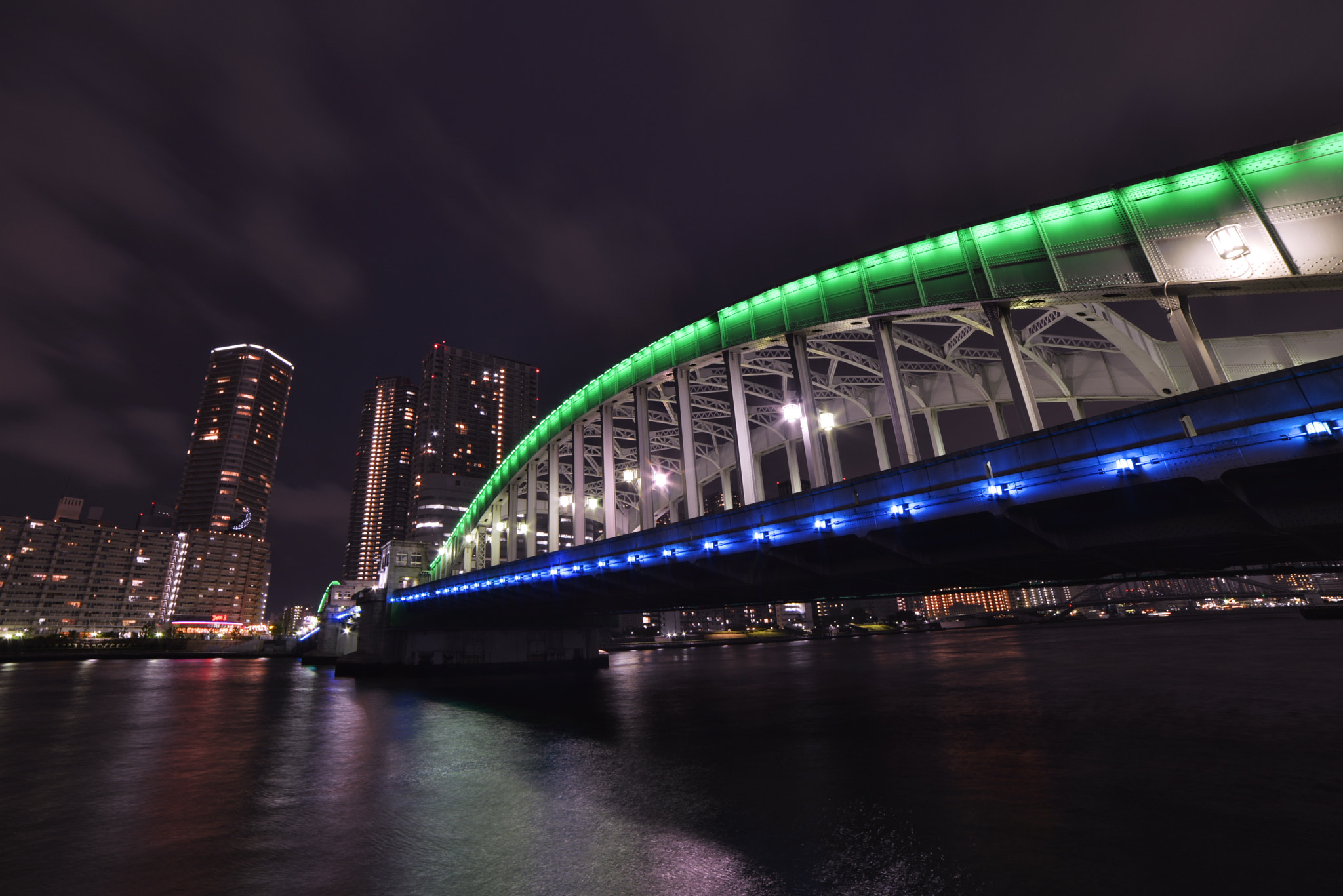 14mm F/2.8-1.4 D sample photo. 勝鬨橋 photography