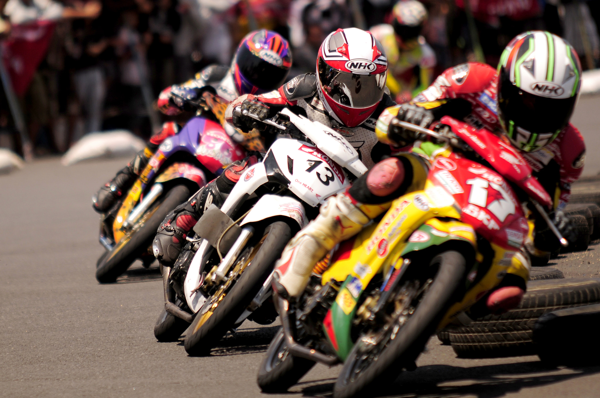 Sigma 70-200mm F2.8 EX DG Macro HSM II sample photo. Road racing photography