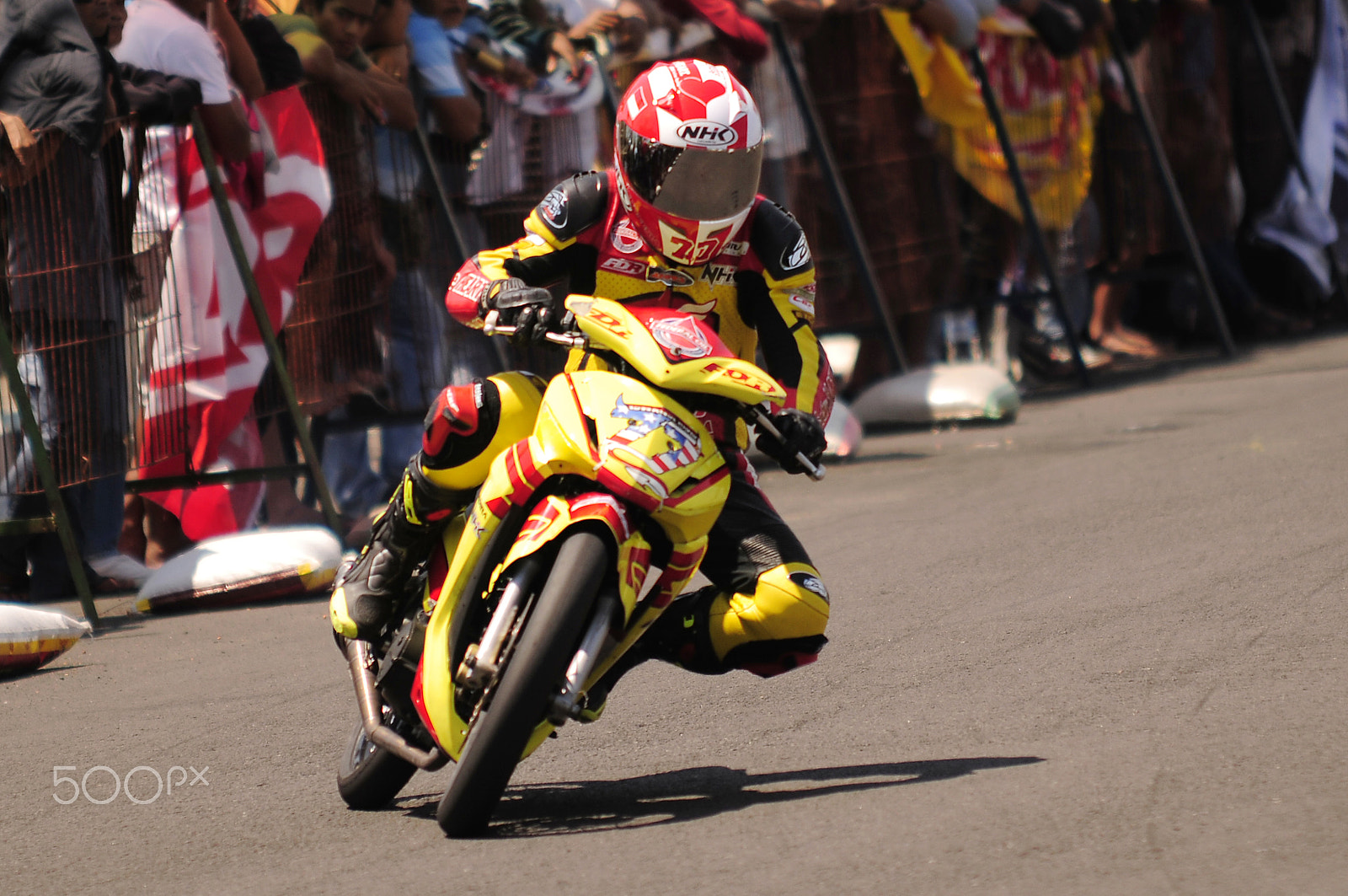 Sigma 70-200mm F2.8 EX DG Macro HSM II sample photo. Road racing photography