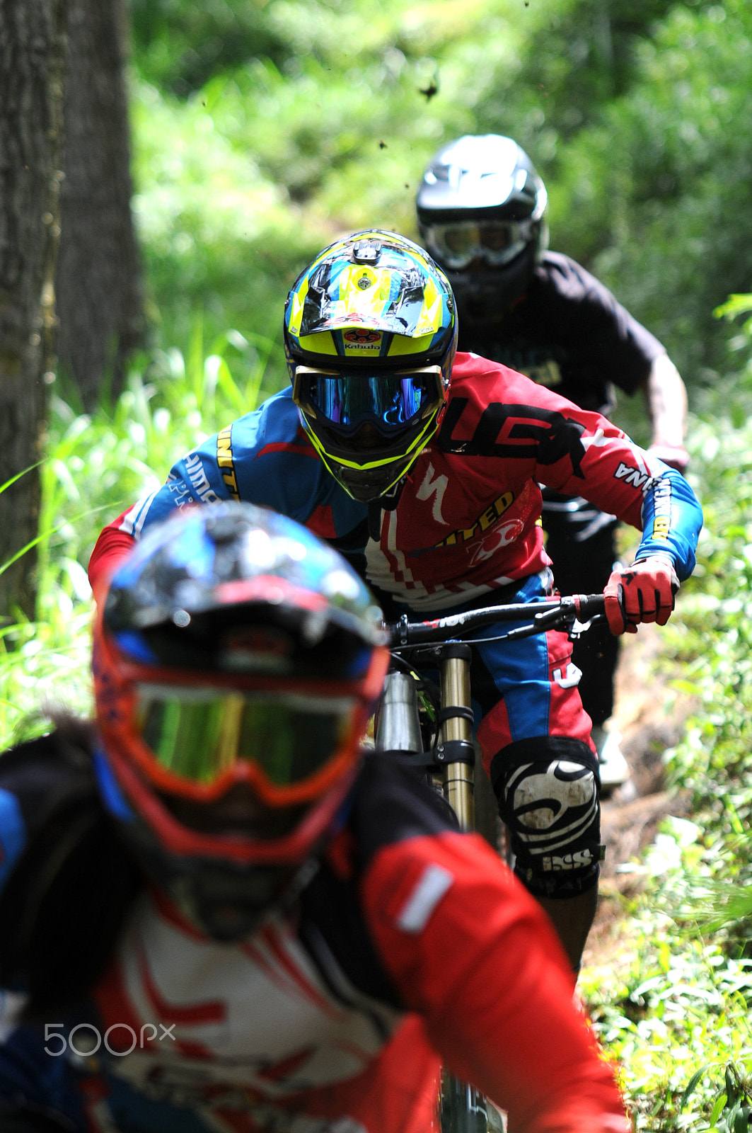 Sigma 70-200mm F2.8 EX DG Macro HSM II sample photo. Downhill photography
