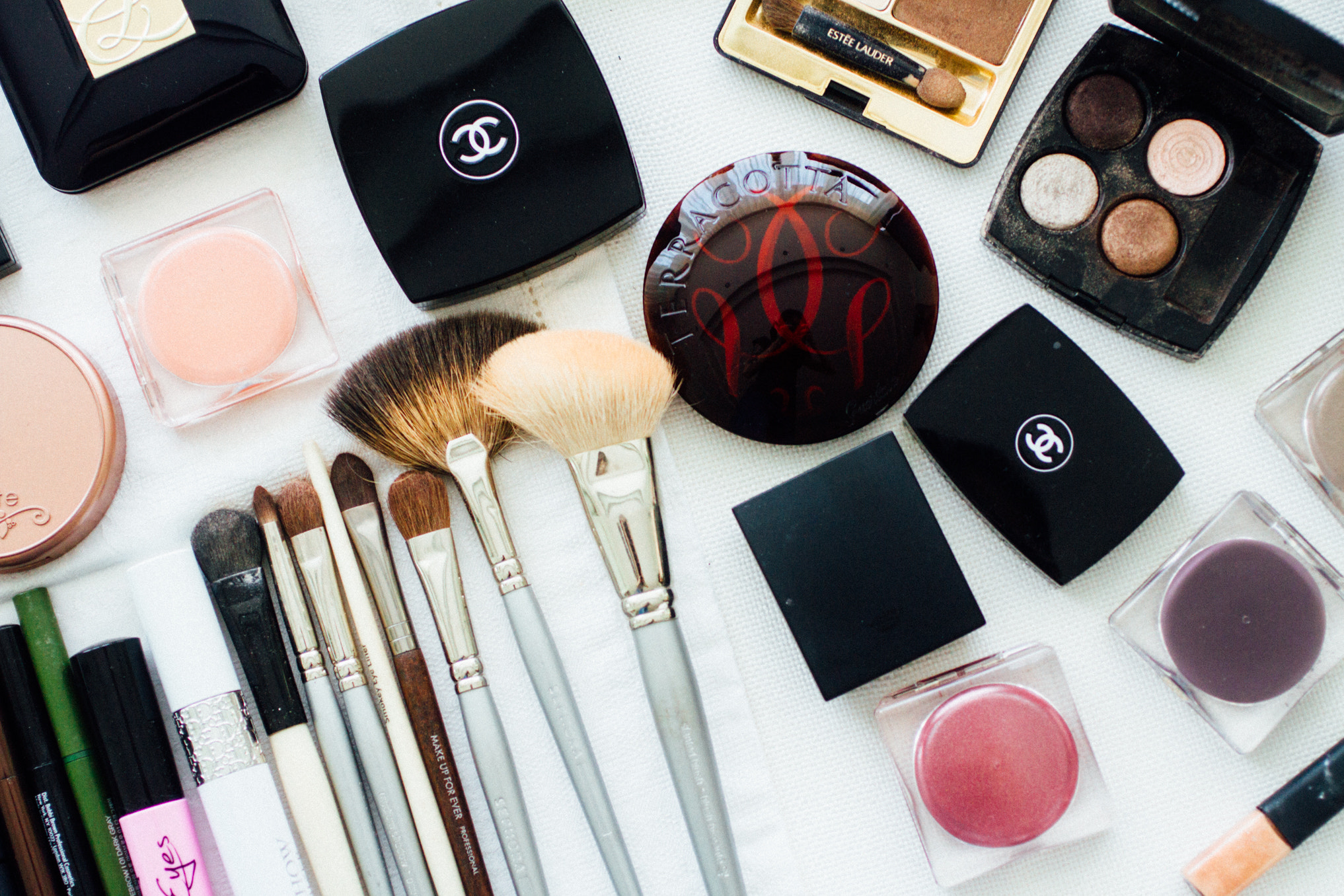Canon EF 50mm F2.5 Macro sample photo. Cosmetics photography