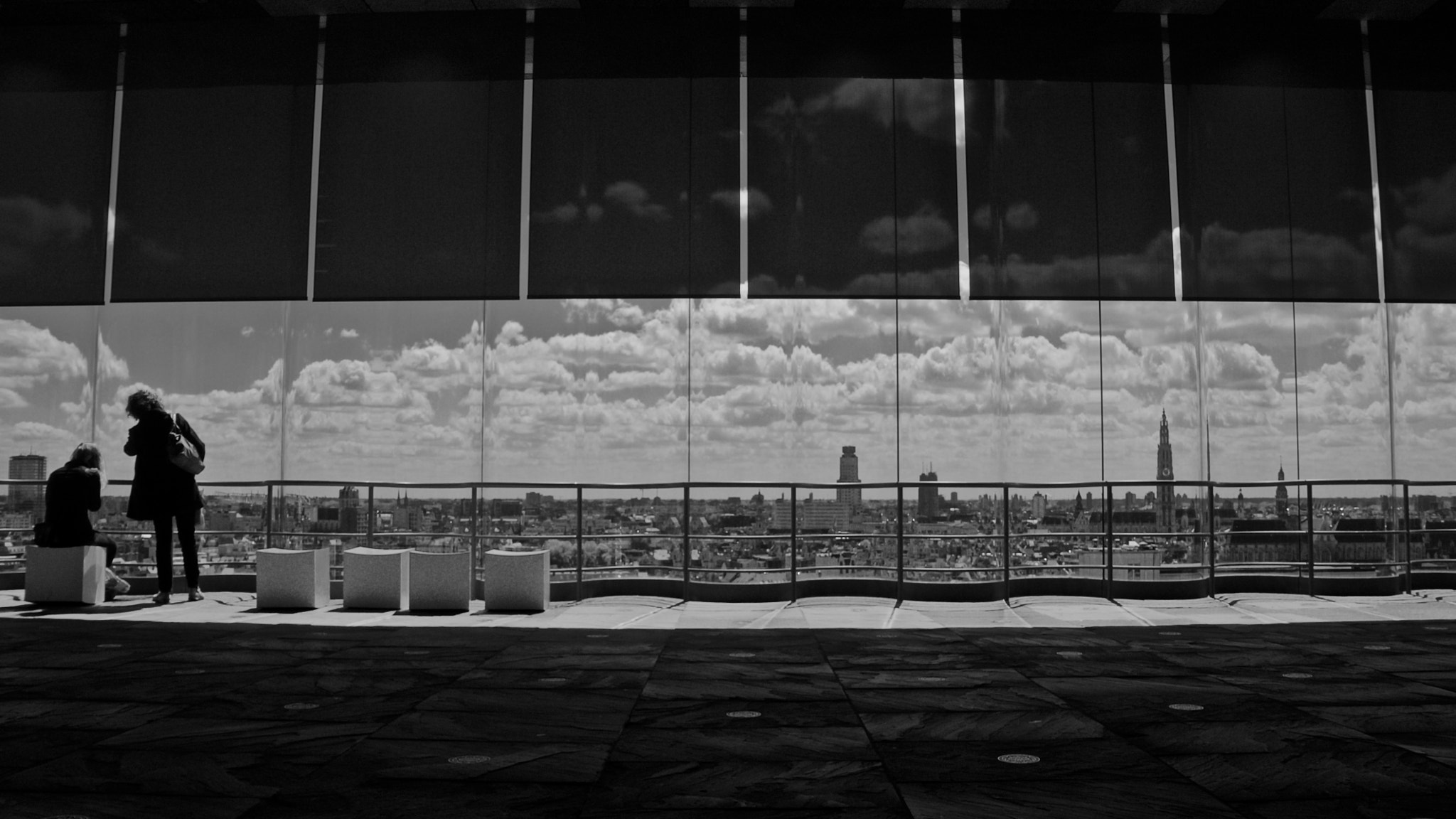 Canon EOS 450D (EOS Rebel XSi / EOS Kiss X2) sample photo. Streaming skyline of antwerp photography