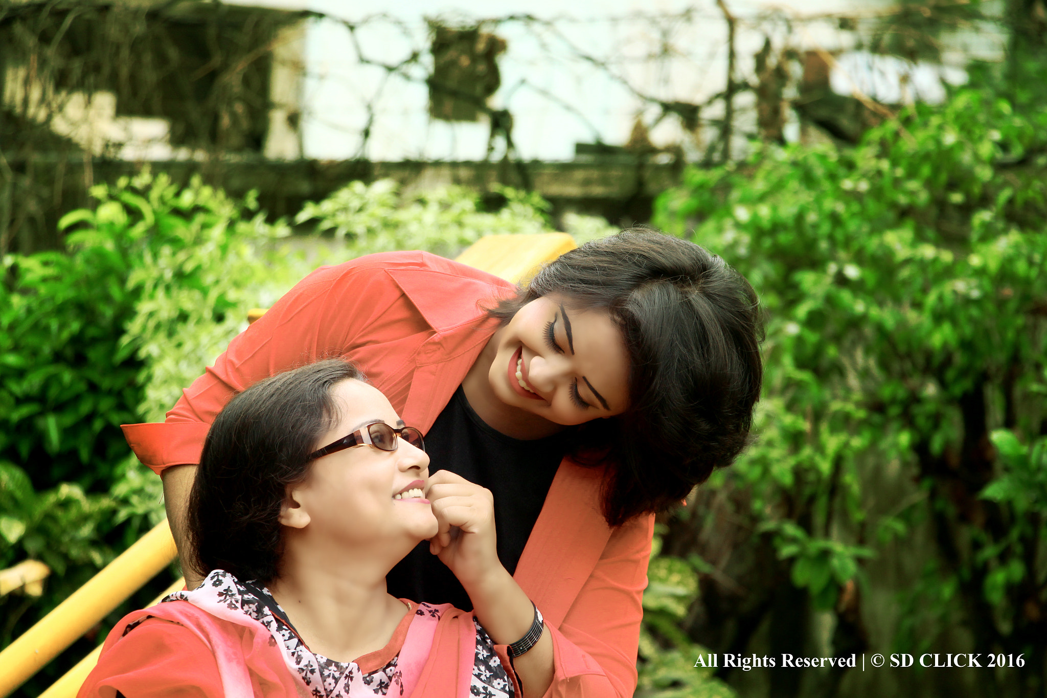 Canon EOS 700D (EOS Rebel T5i / EOS Kiss X7i) sample photo. Oyshee fatima tuz zahra with her mother photography