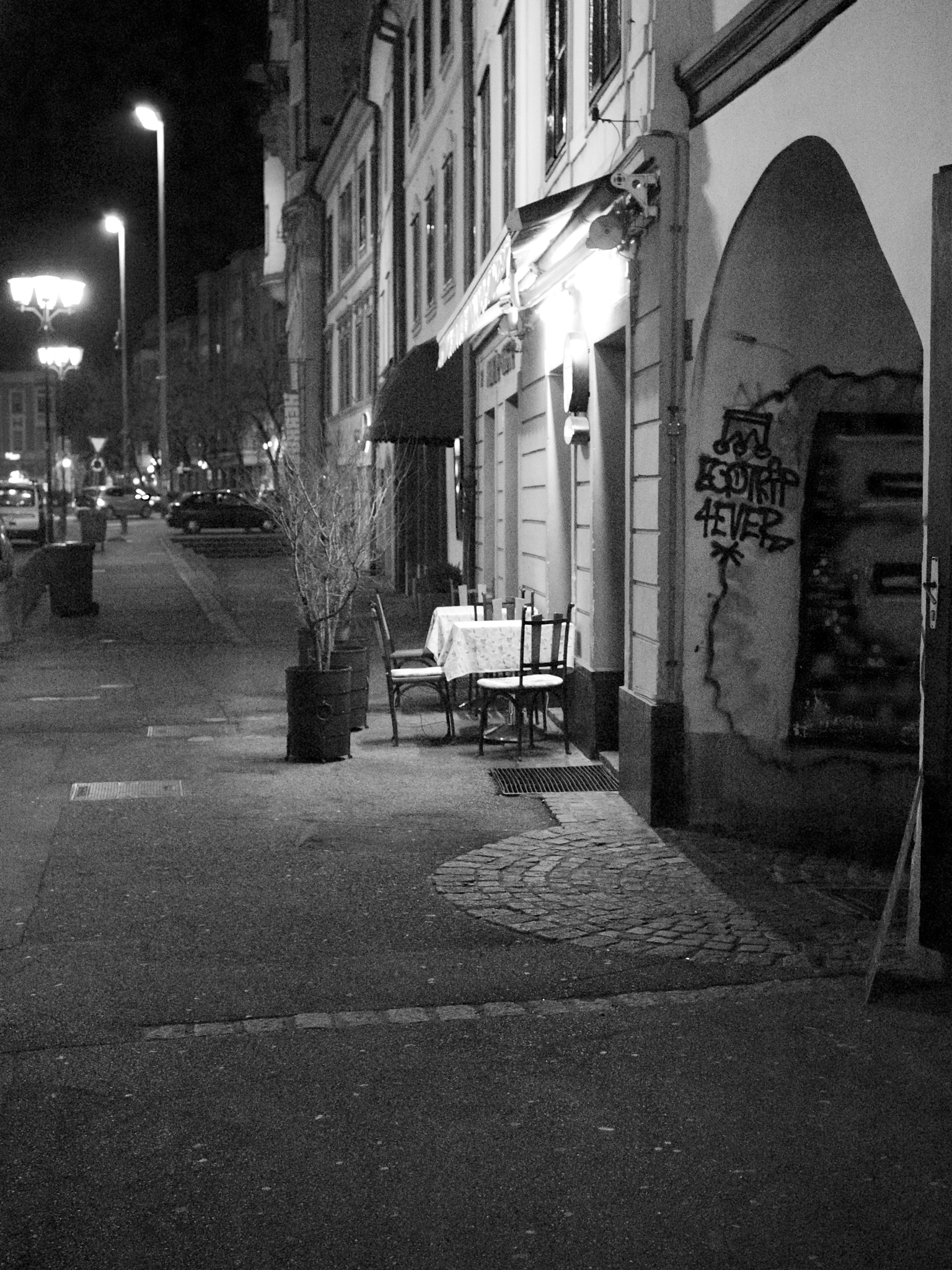 Panasonic Leica D Summilux Asph 25mm F1.4 sample photo. Maribor, slovenia at night photography