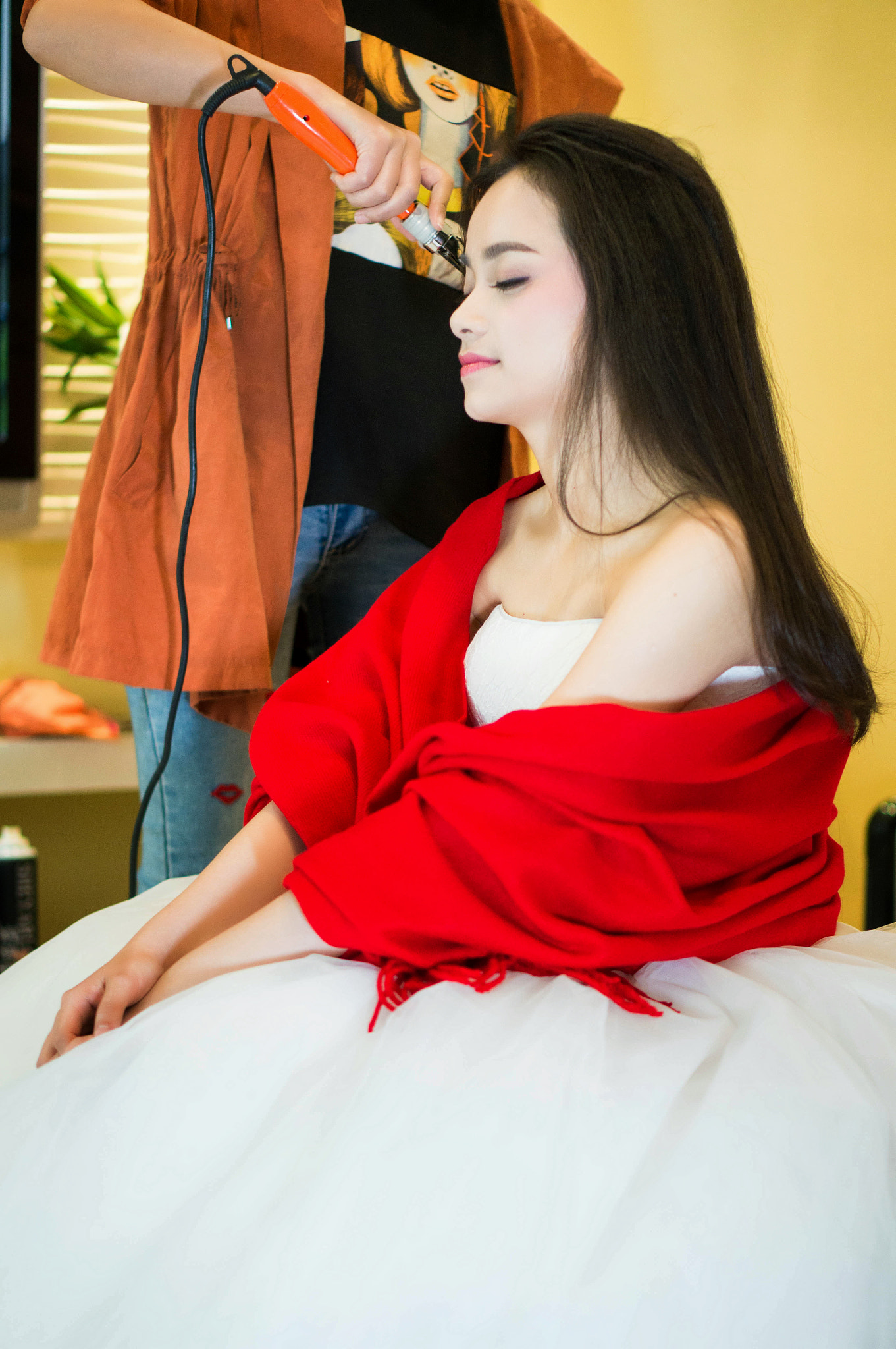 Sony Alpha NEX-5T + E 50mm F1.8 OSS sample photo. Preparing for wedding photography