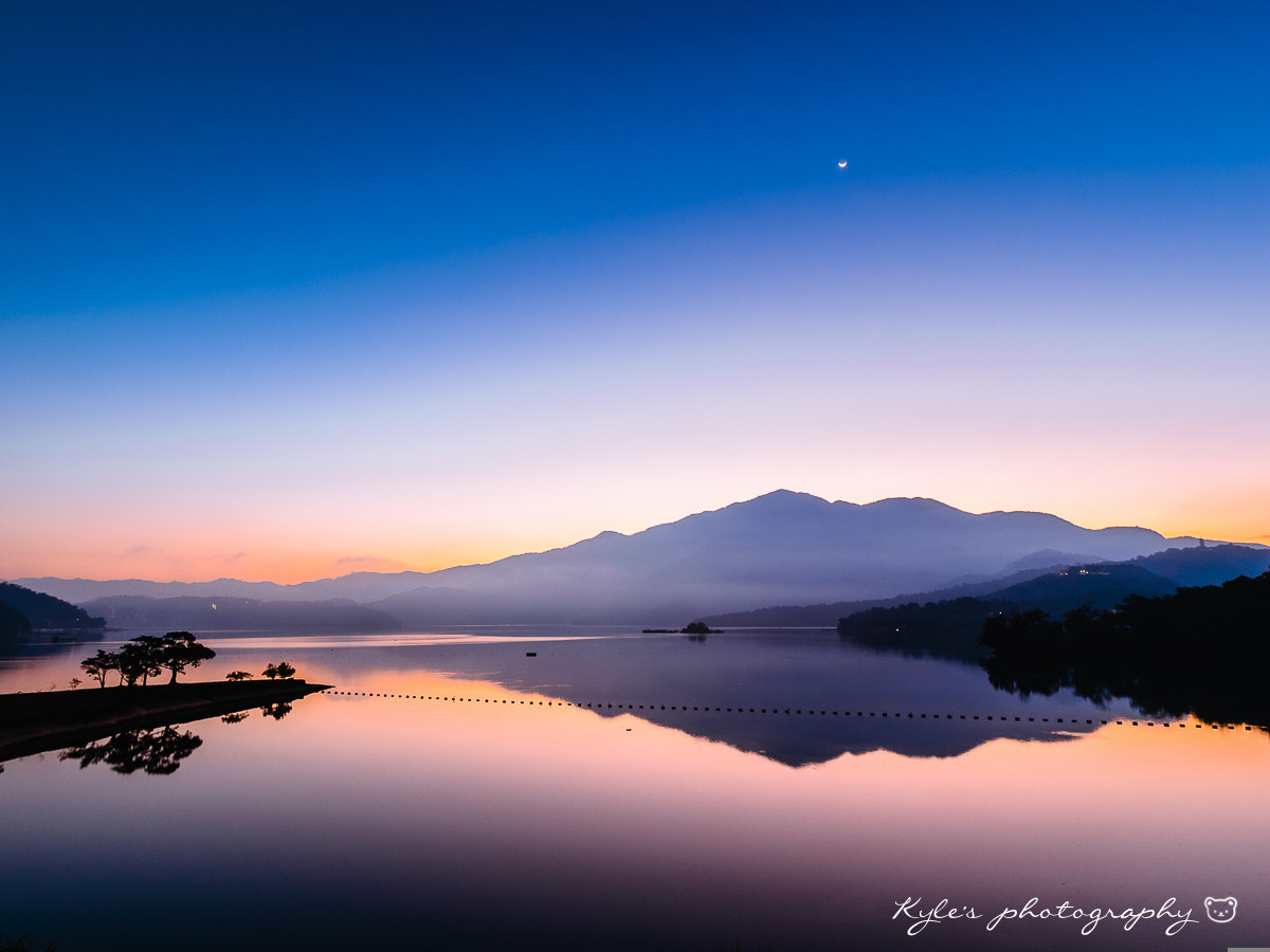 Olympus OM-D E-M1 + Olympus Zuiko Digital ED 9-18mm F4.0-5.6 sample photo. Sun moon lake photography