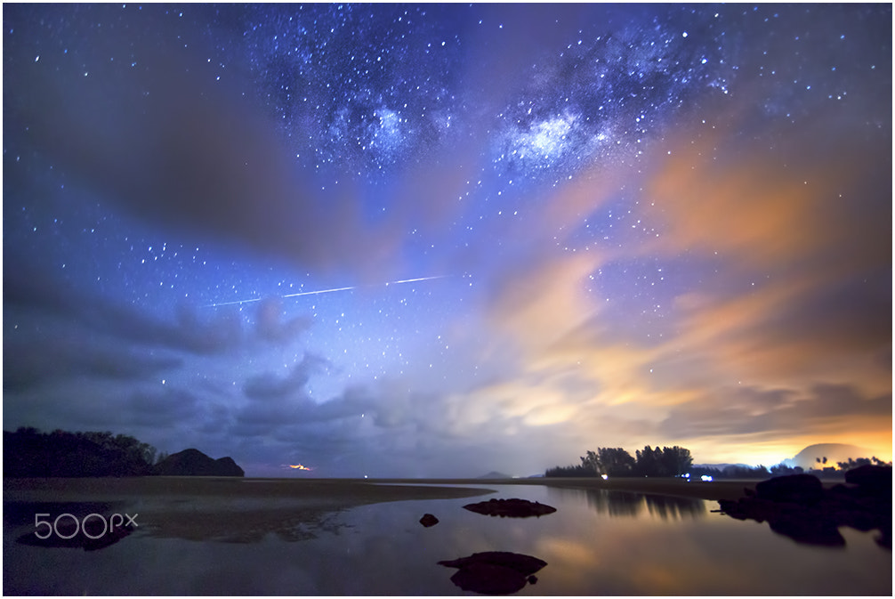 Canon EF 14mm F2.8L II USM sample photo. Eta aquarid meteors photography