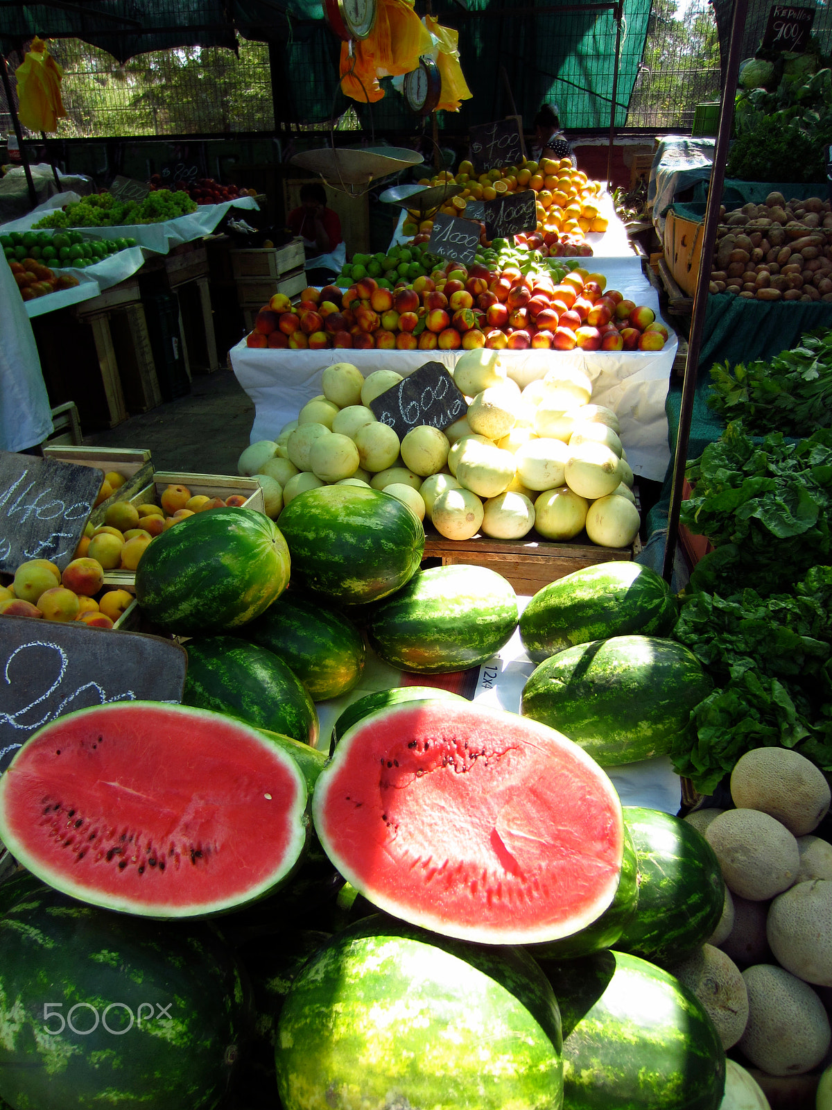 Canon PowerShot ELPH 300 HS (IXUS 220 HS / IXY 410F) sample photo. Market in summer photography
