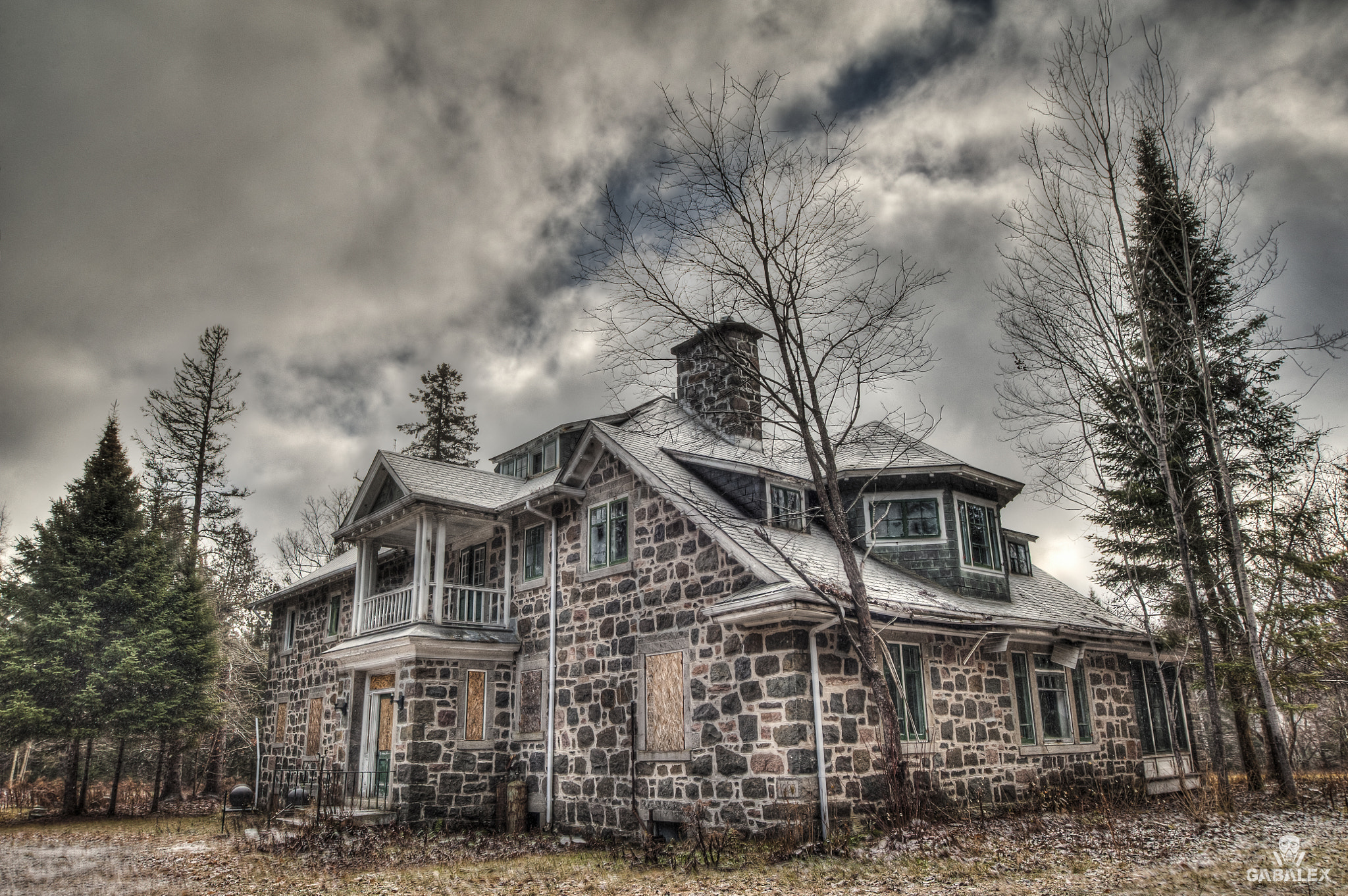 Nikon D700 + Sigma 17-35mm F2.8-4 EX Aspherical sample photo. Old mansion photography