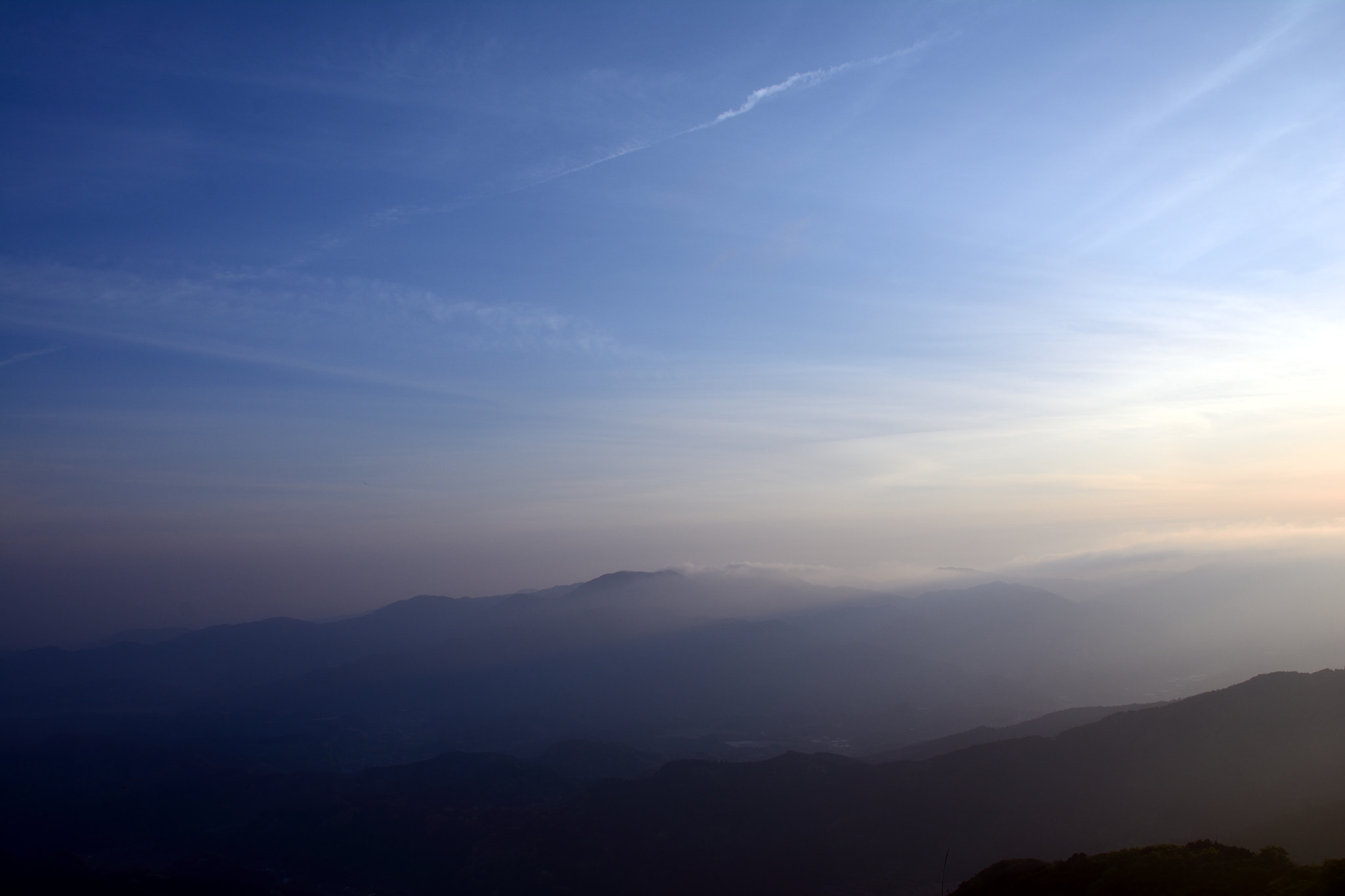 Sigma 17-70mm F2.8-4 DC Macro OS HSM | C sample photo. Mountain top in the morning photography