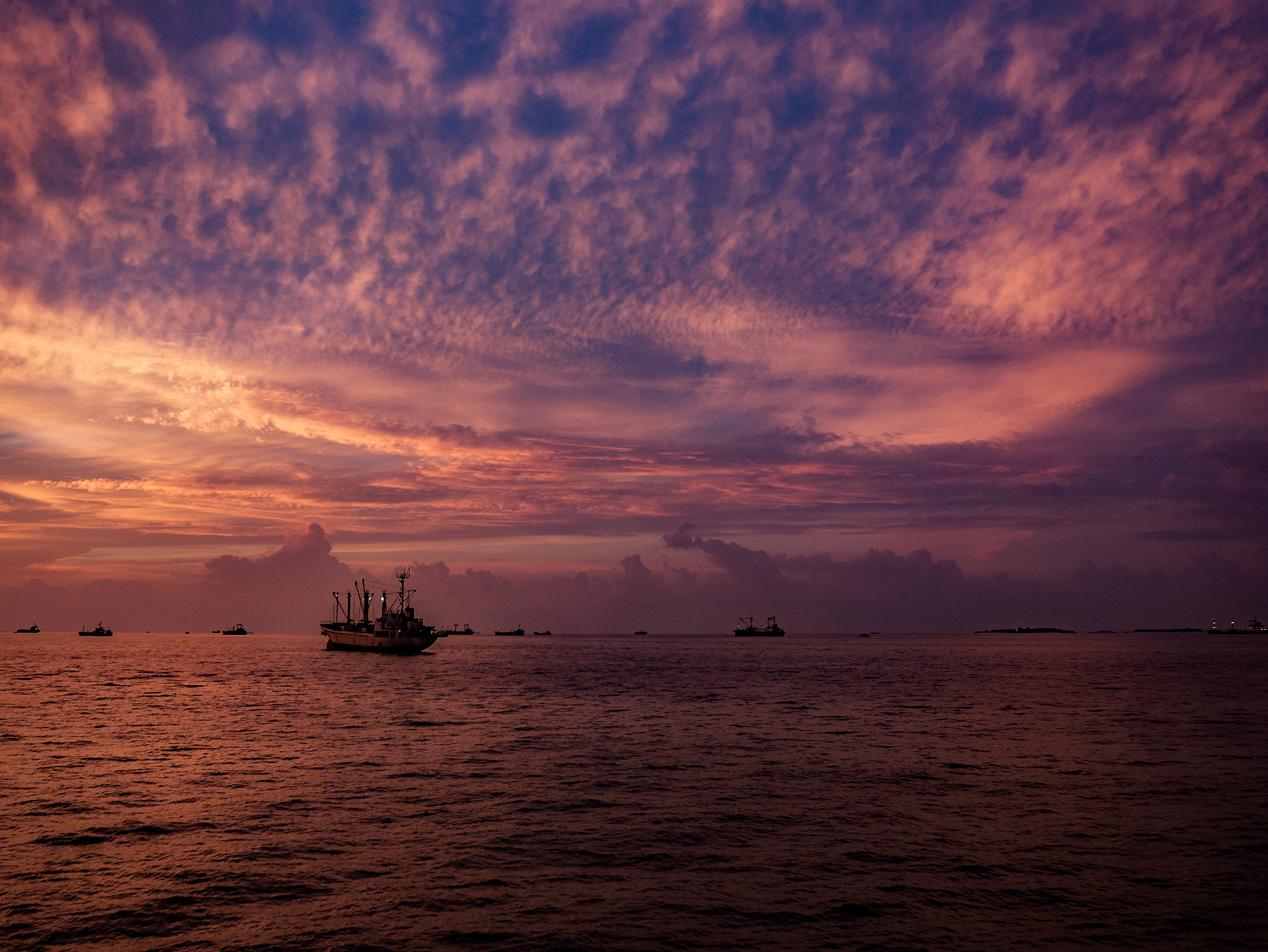 Panasonic Lumix DMC-GX7 + Panasonic Lumix G 14mm F2.5 ASPH sample photo. Sunset photography