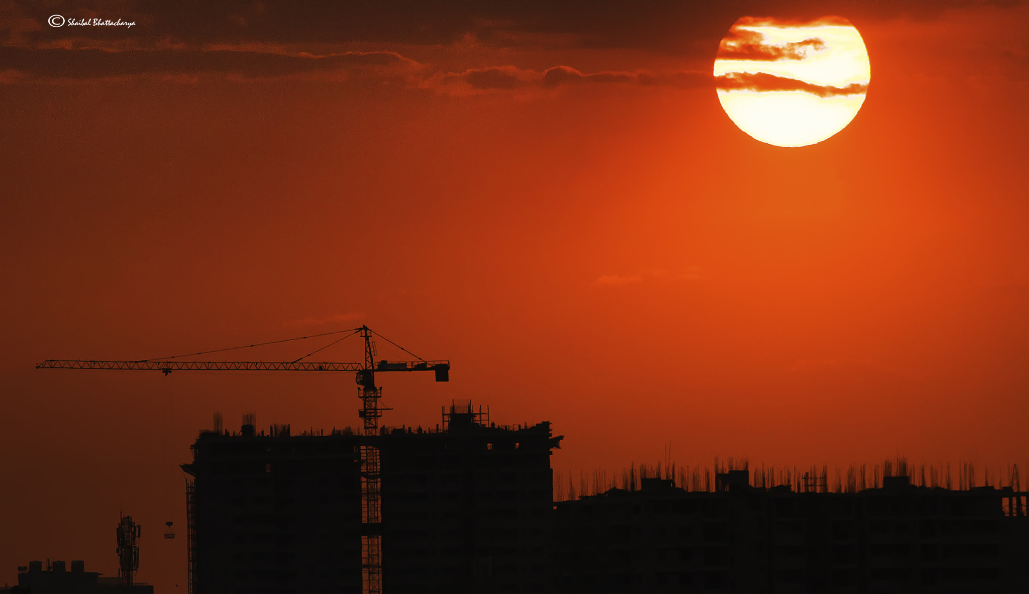 Canon EOS 5D + Canon EF 400mm F5.6L USM sample photo. Urban sunset photography