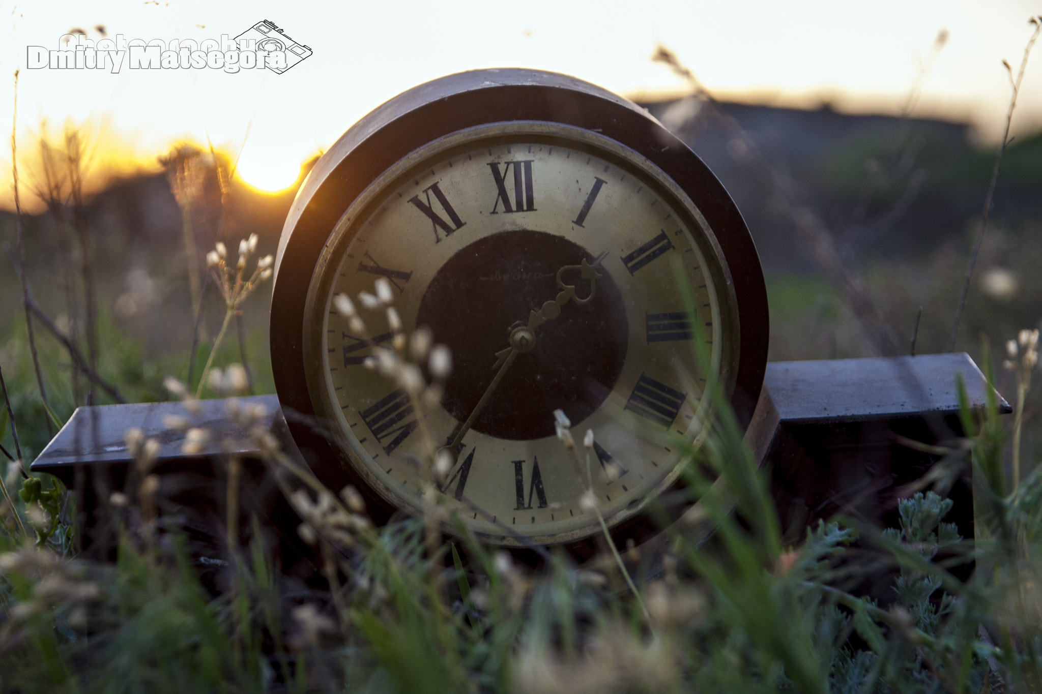 Sigma 18-125mm f/3.5-5.6 DC IF ASP sample photo. Old discarded clock (Весна) photography