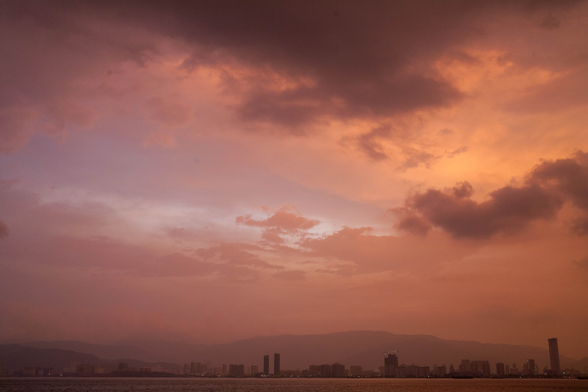 Canon EOS 5D + Canon EF 40mm F2.8 STM sample photo. Sunset over georgetown photography