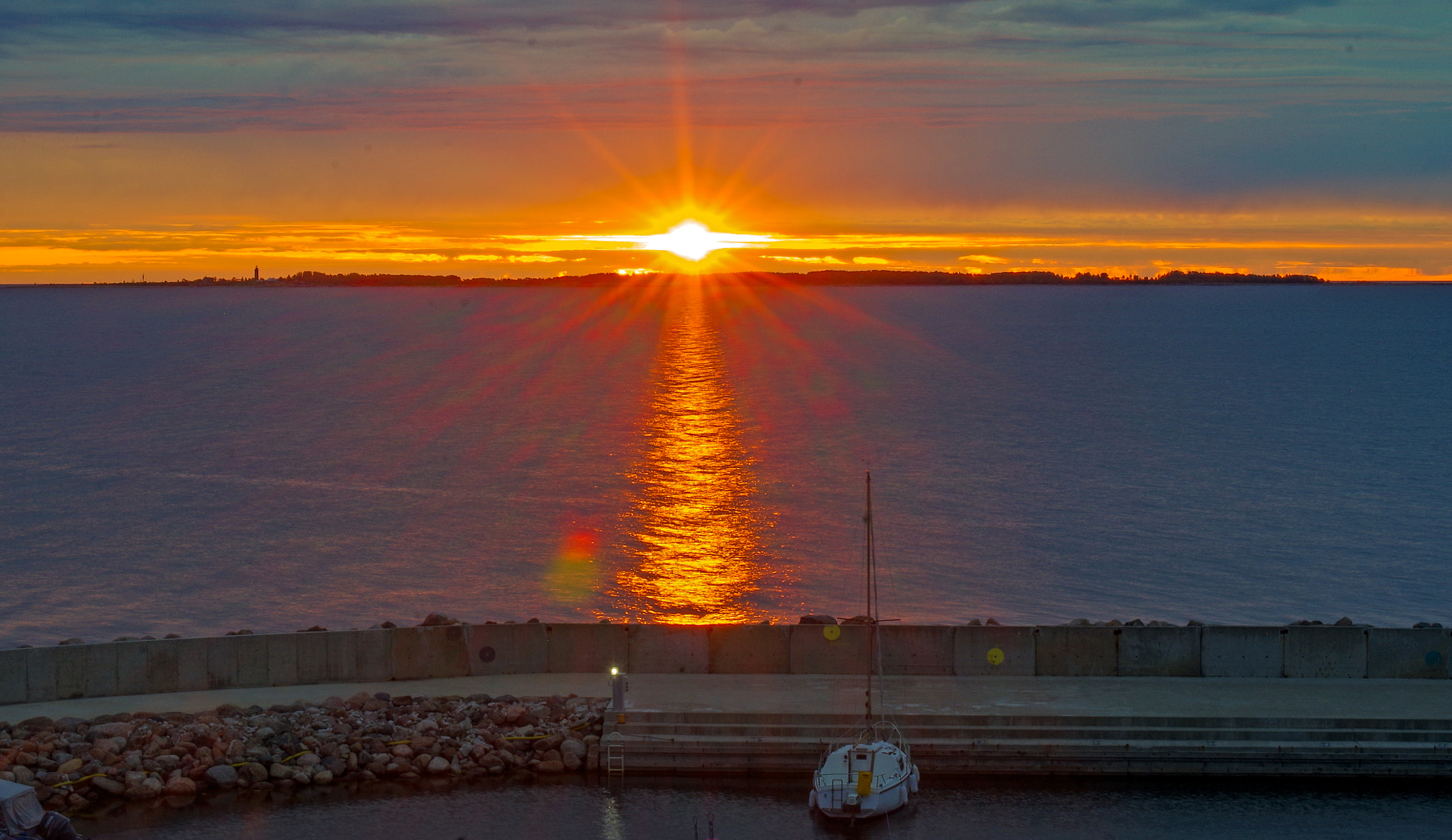 Pentax smc DA 40mm F2.8 Limited sample photo. Mohni island sunrise photography