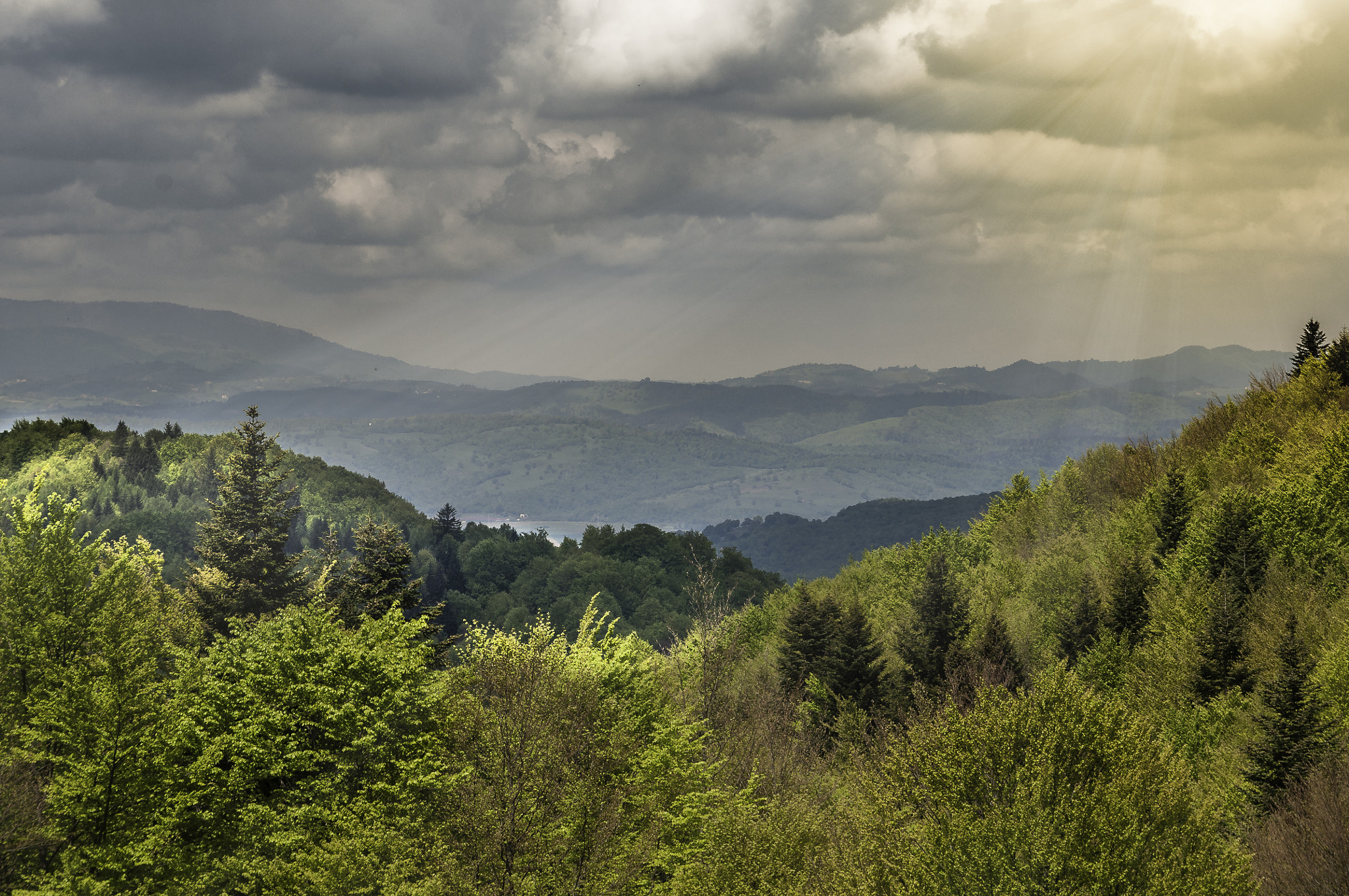 AF Zoom-Nikkor 35-105mm f/3.5-4.5 sample photo. Sunset in brasov photography