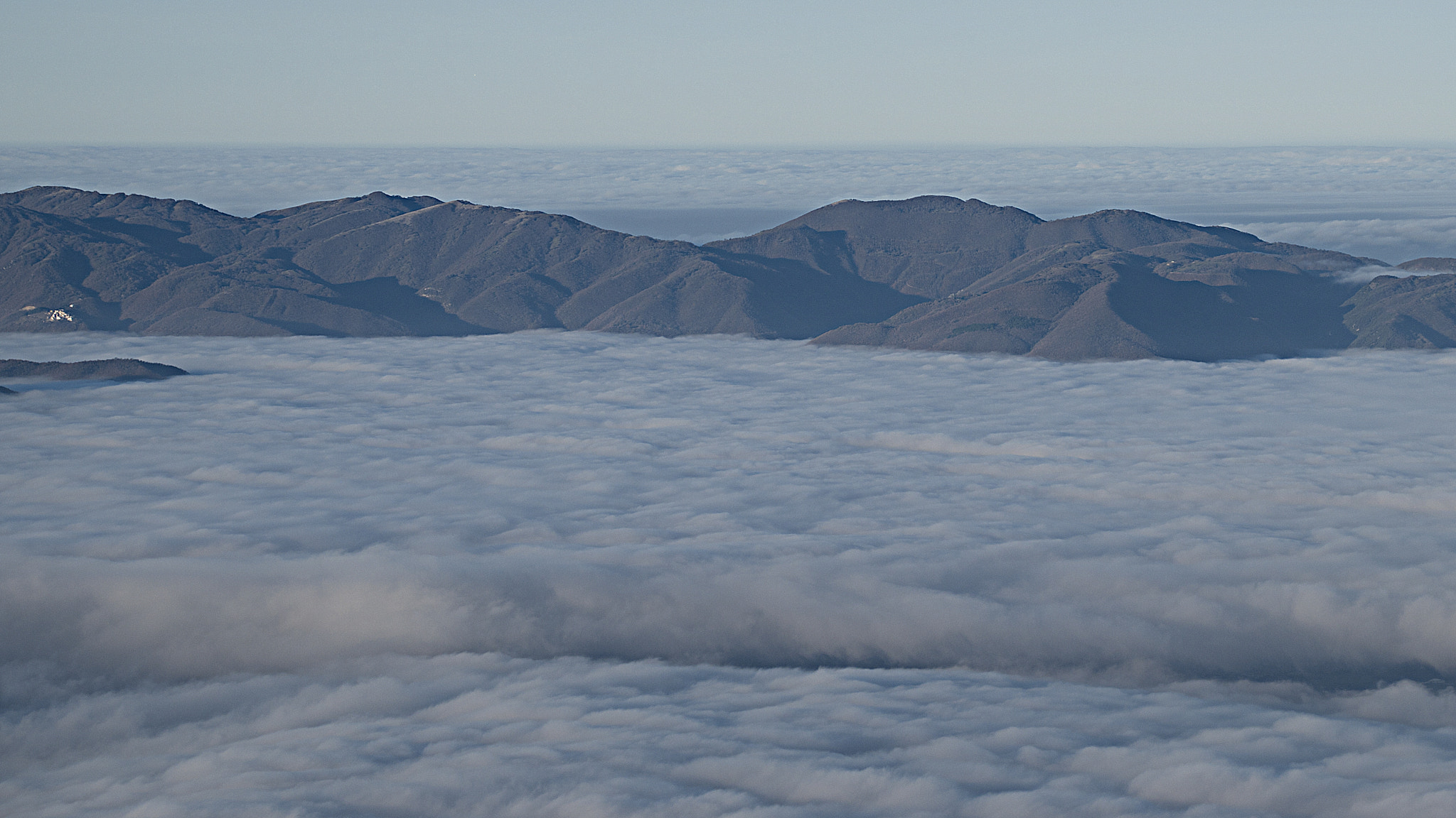 Pentax K-500 + Pentax smc DA 18-270mm F3.5-6.3 ED SDM sample photo. Mountains in the clouds photography