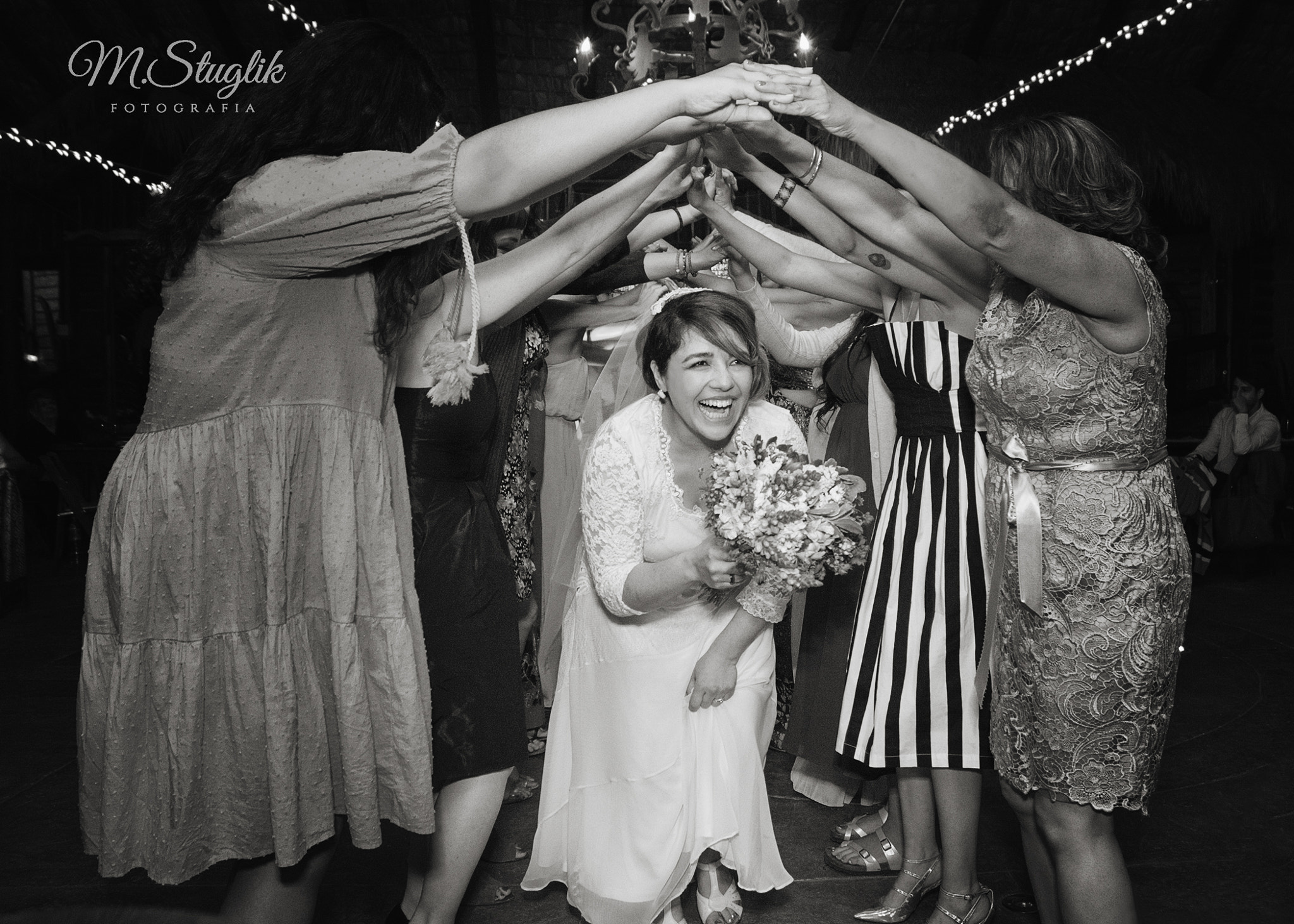 AF Zoom-Nikkor 35-135mm f/3.5-4.5 sample photo. Girls just wanna have fun photography