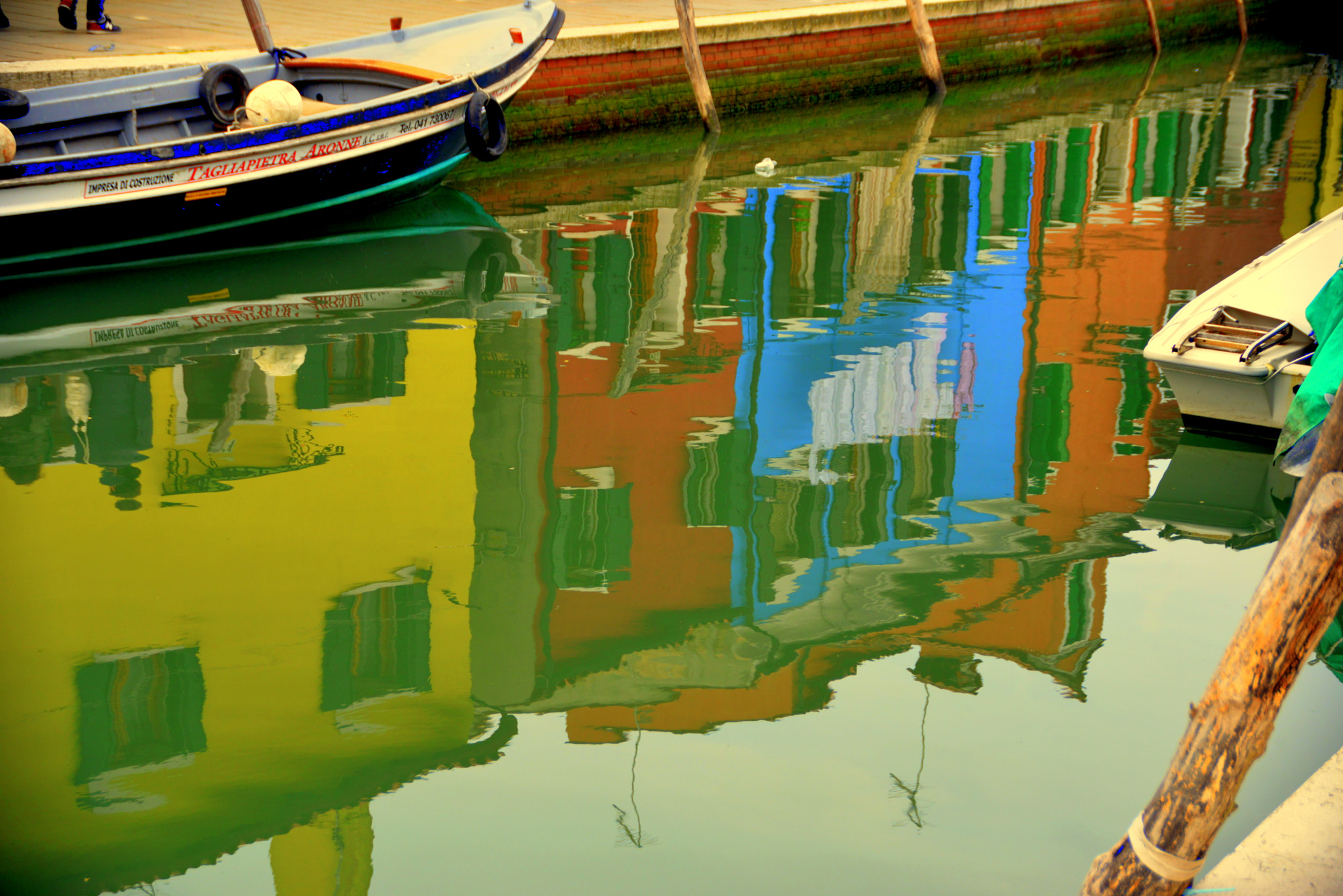 Sigma 18-200mm F3.5-6.3 II DC OS HSM sample photo. Burano, colors & reflection photography