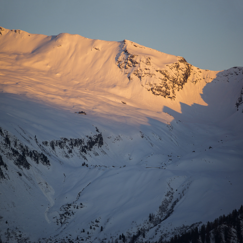 Sony SLT-A77 + Minolta AF 70-210mm F4 Macro sample photo. Edel hut in alpine dusk photography