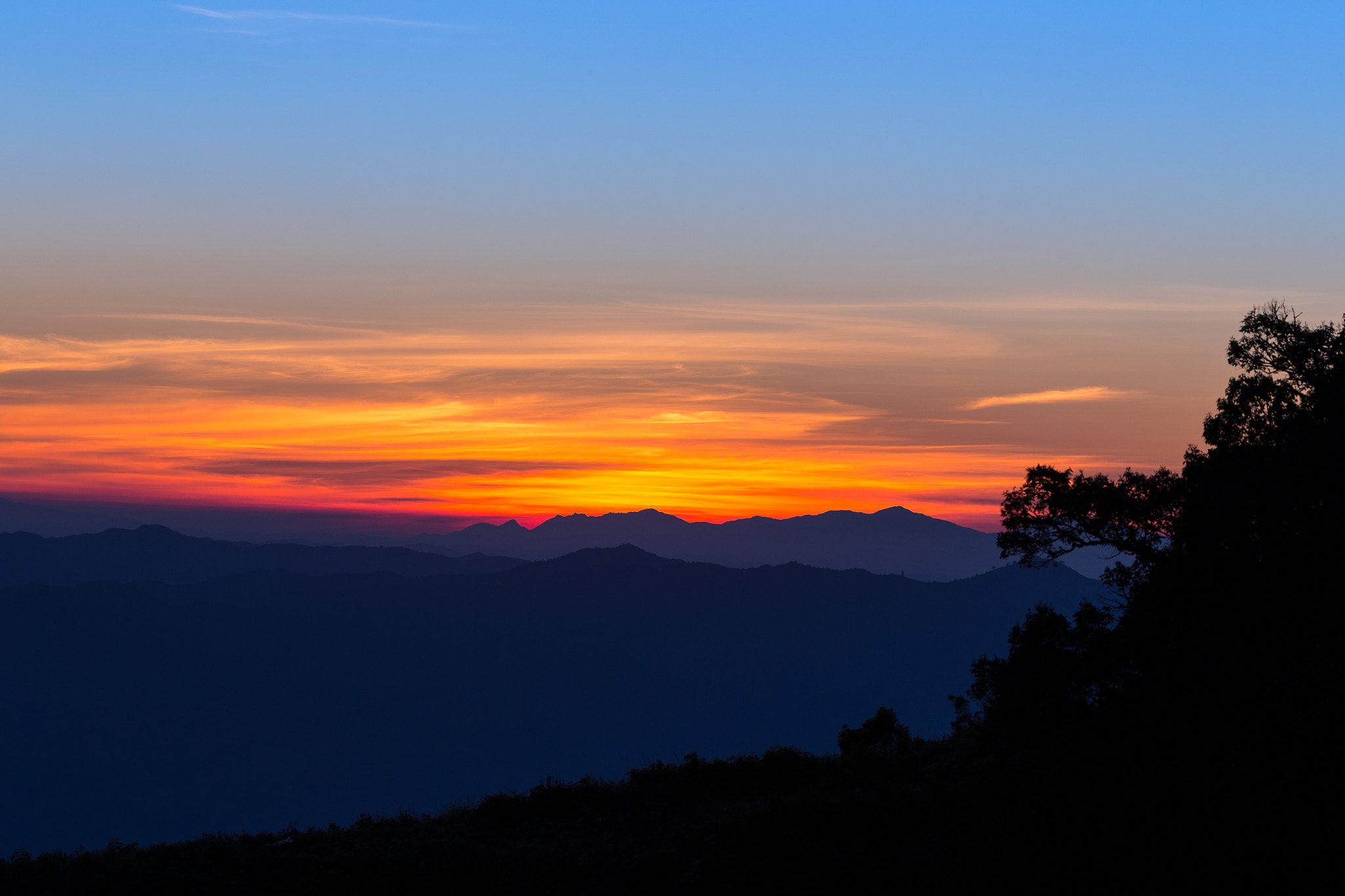Canon EOS-1D X + Canon EF 200mm F2L IS USM sample photo. Beautiful sunset scene on doi inthanon photography