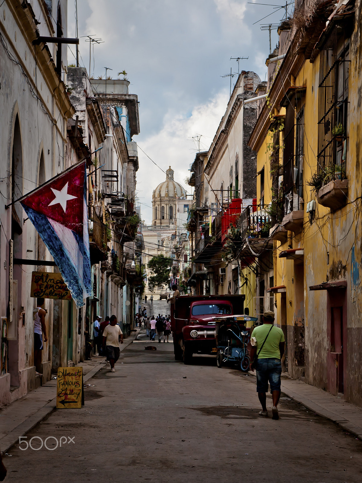 Canon EOS 5D + Sigma 24-70mm F2.8 EX DG Macro sample photo. Havana photography