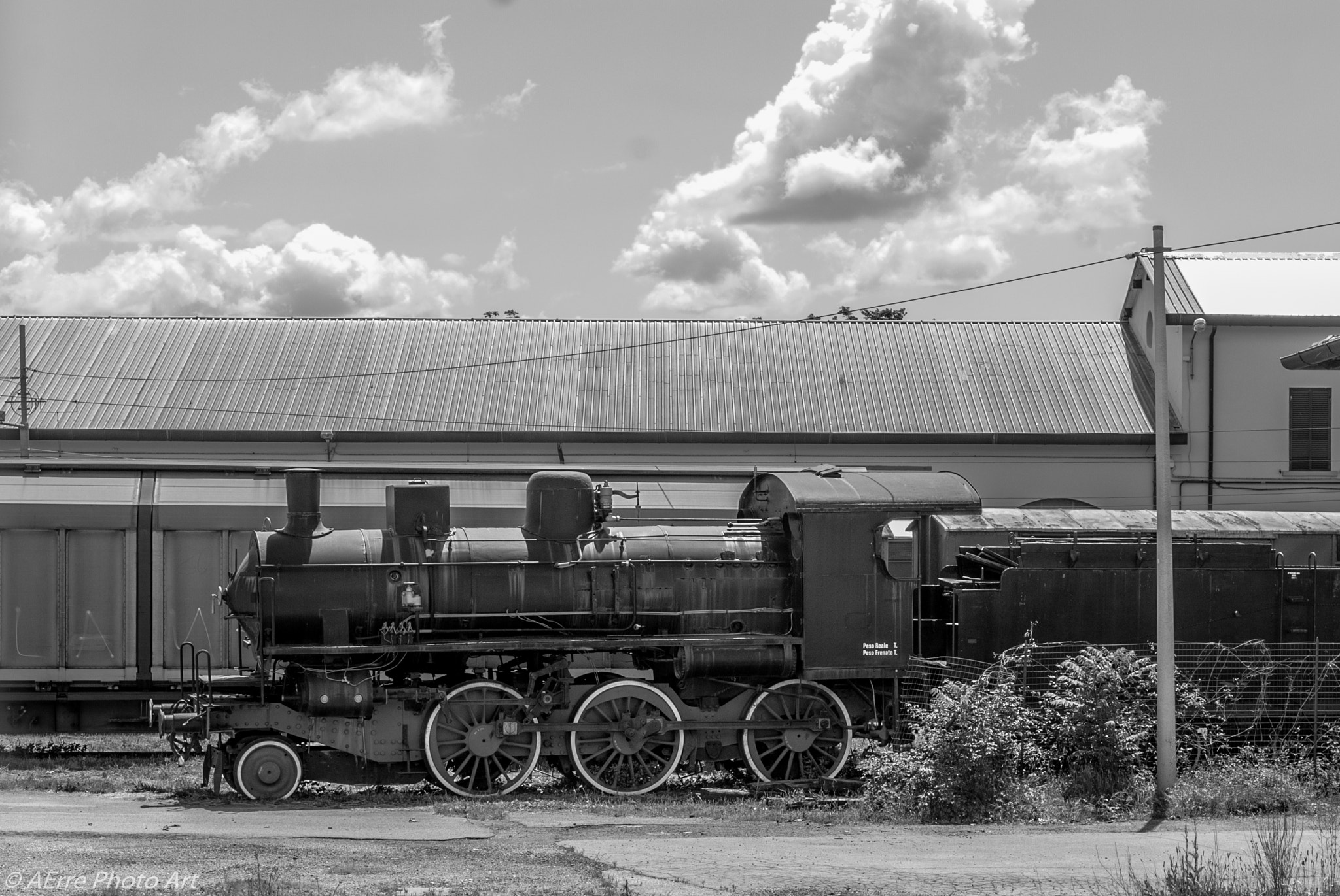 Nikon D200 + Sigma 17-70mm F2.8-4.5 DC Macro Asp. IF sample photo. Old train photography