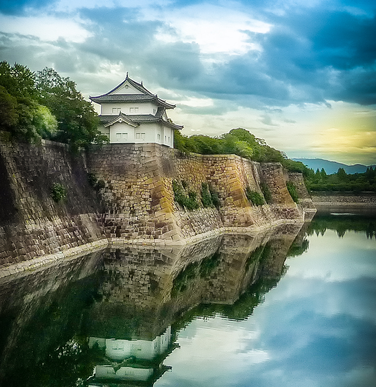 Panasonic DMC-FX35 sample photo. Castle and reflections photography