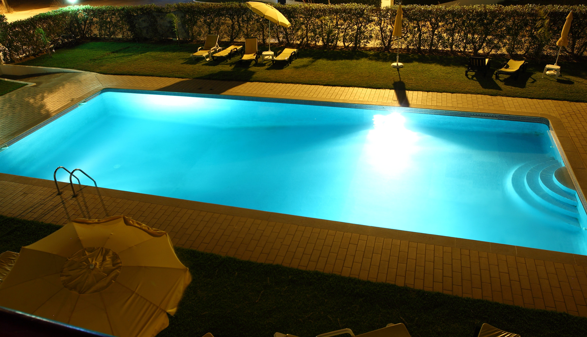 Canon EF 16-35mm F2.8L II USM sample photo. The pool photography