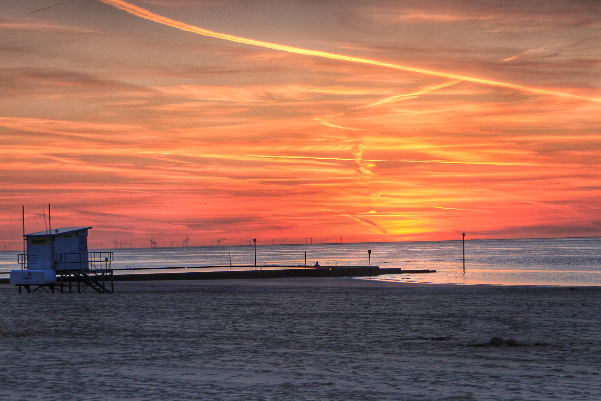 Canon EOS 7D + Canon 18-270mm sample photo. To finish the night off here's the sunset as seen from margate beautiful warm colours photography