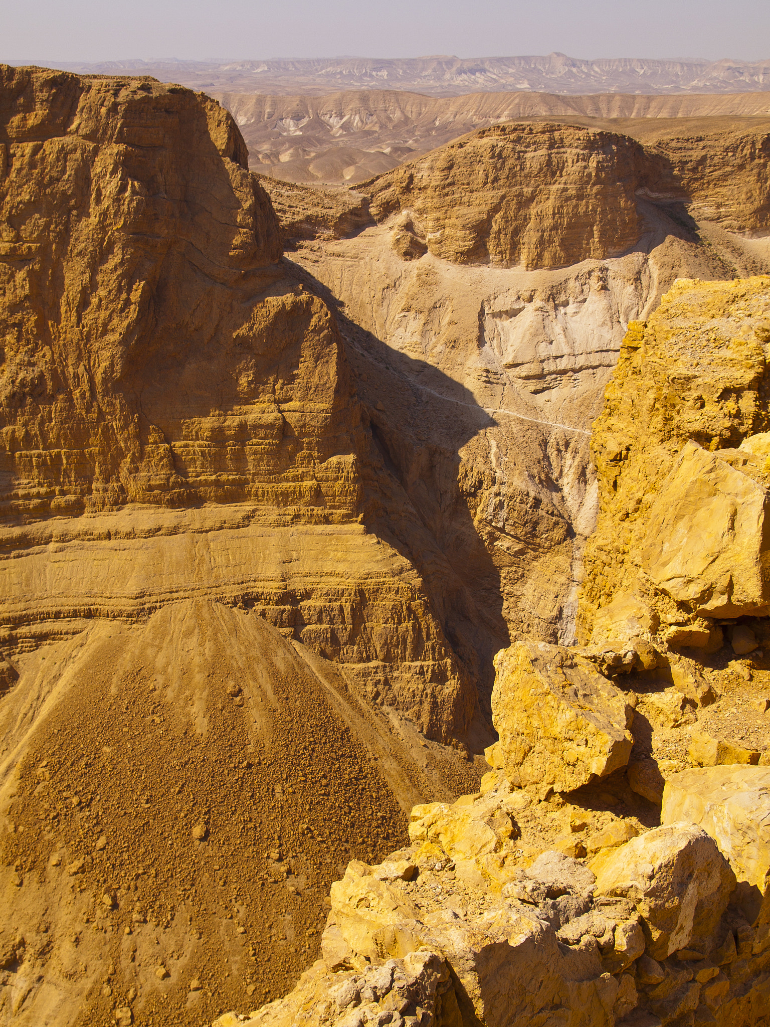 Olympus E-520 (EVOLT E-520) + SIGMA 18-50mm F2.8 DC sample photo. The mountains in masada photography