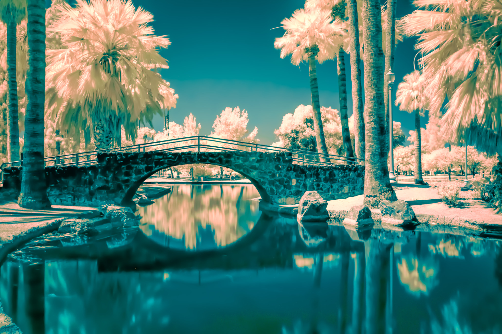 Nikon D3200 + Nikon AF-S Nikkor 20mm F1.8G ED sample photo. The bridge photography
