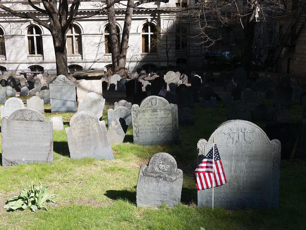 Panasonic Lumix G 20mm F1.7 ASPH sample photo. Cemetary photography