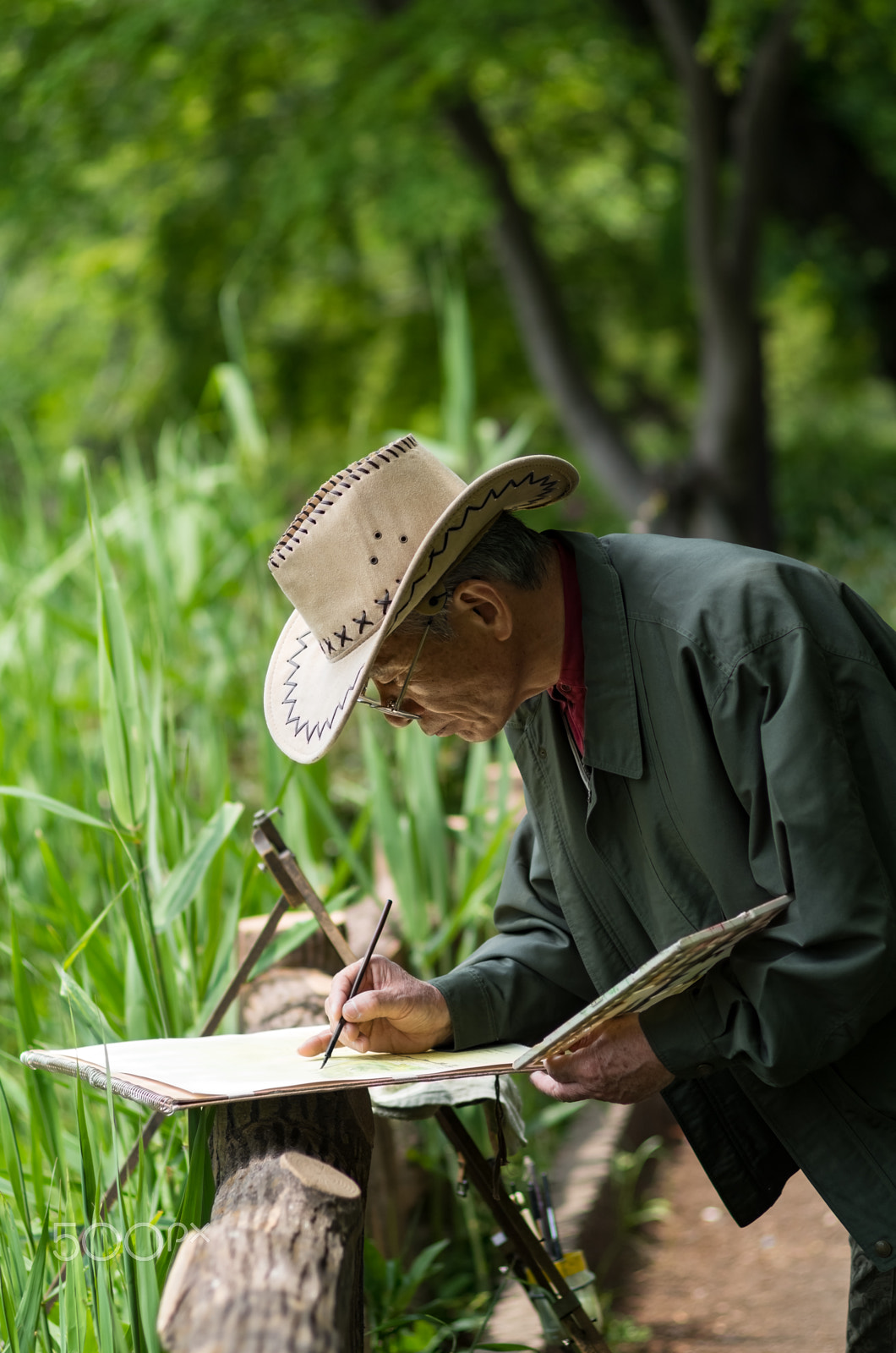 Pentax K-30 + Pentax smc FA 77mm 1.8 Limited sample photo. An artist at work photography