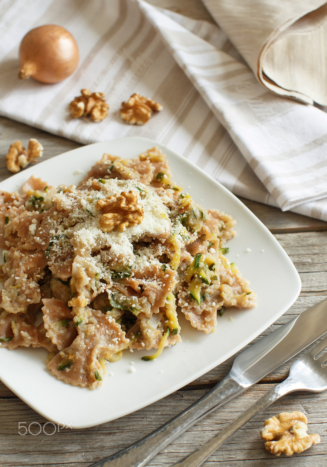 Canon EOS 650D (EOS Rebel T4i / EOS Kiss X6i) + Canon EF 50mm F1.2L USM sample photo. Wholegrain pasta with topinambur cream, walnuts and zucchine photography