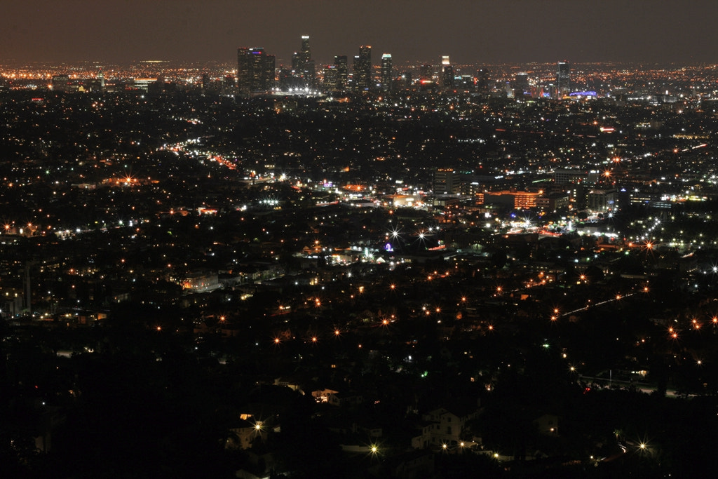 Canon EOS 400D (EOS Digital Rebel XTi / EOS Kiss Digital X) + Canon EF 50mm F1.8 II sample photo. Los angeles skyline in twilight photography