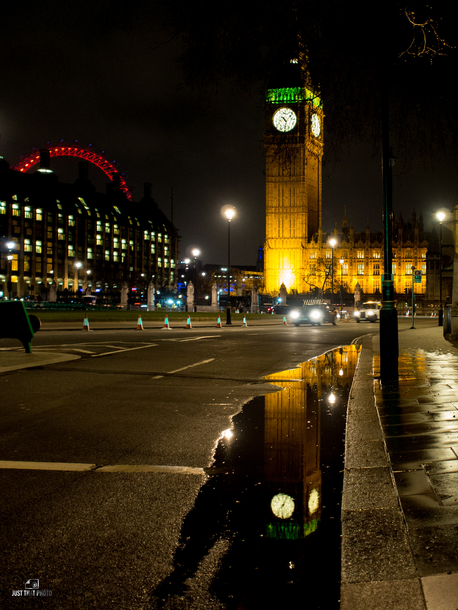 Olympus OM-D E-M5 + Olympus M.Zuiko Digital 17mm F2.8 Pancake sample photo. Ben reflected. photography